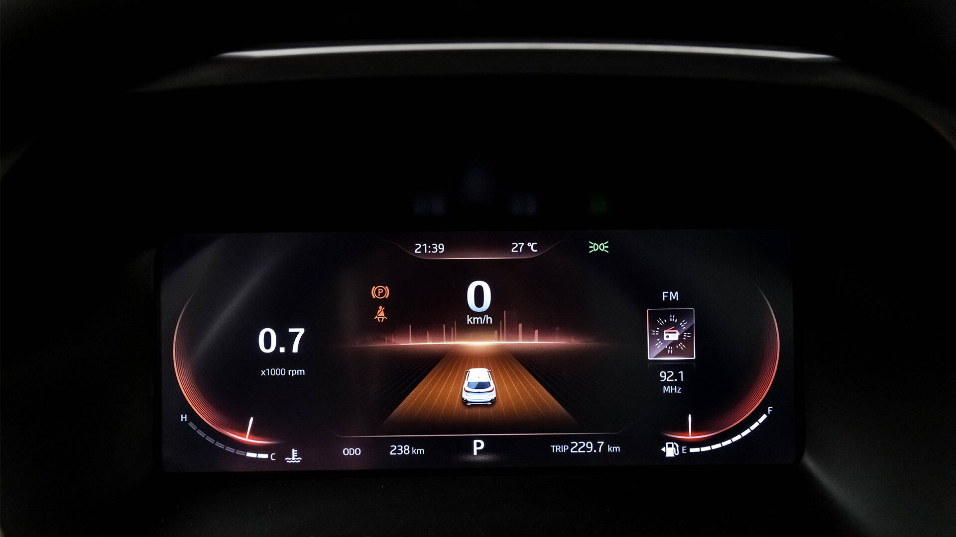 12,3" infotainment s podporou Apple CarPlay a Android Auto