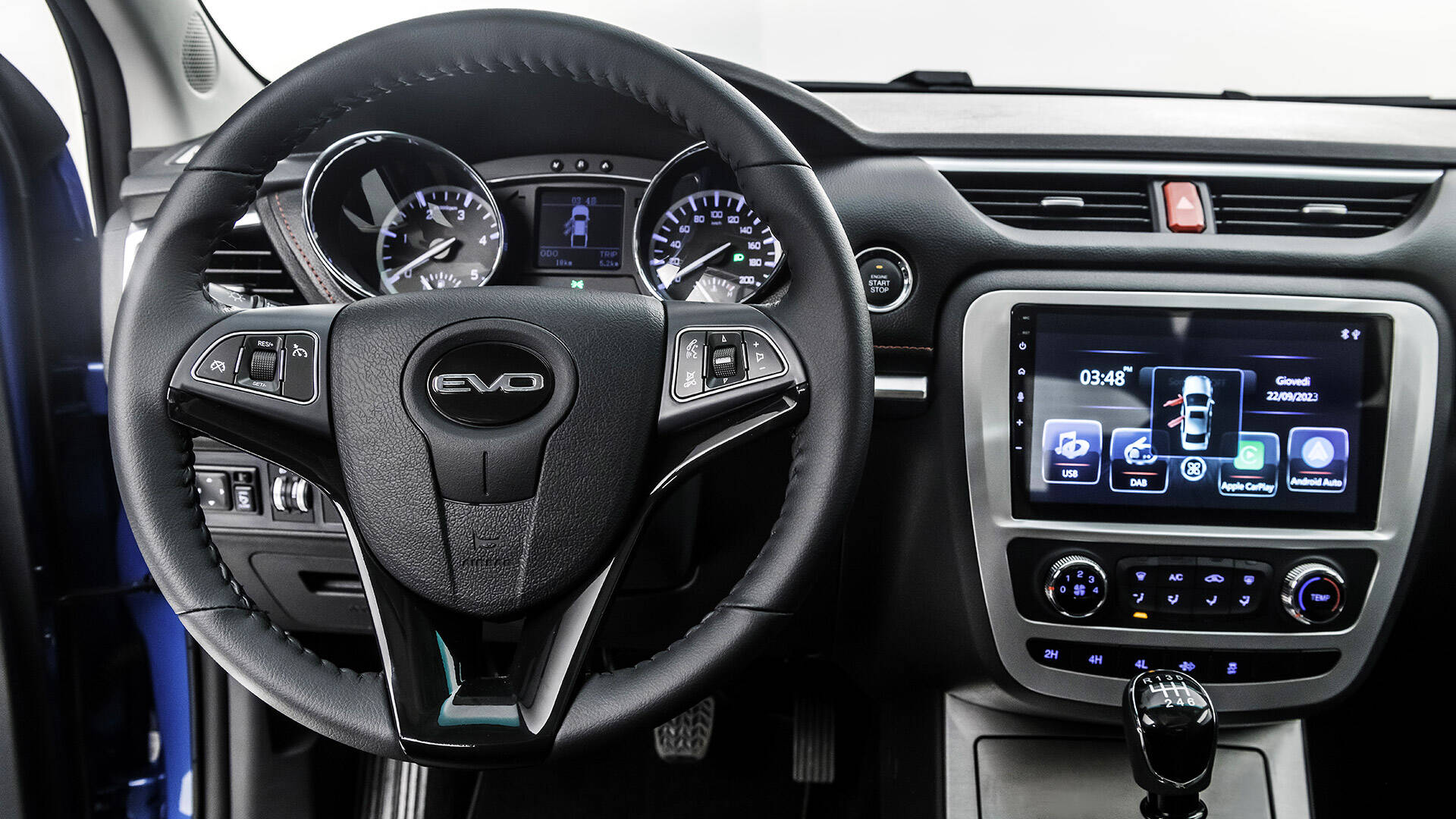 Zařízení s operačním systémem Android nebo iOS lze snadno propojit s 9palcovým dotykovým displejem.