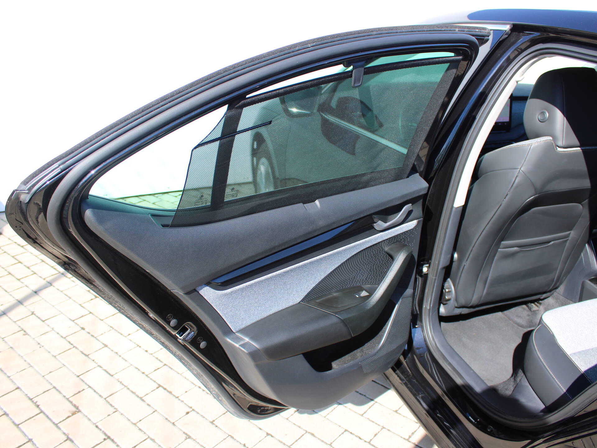 product-gallery-image