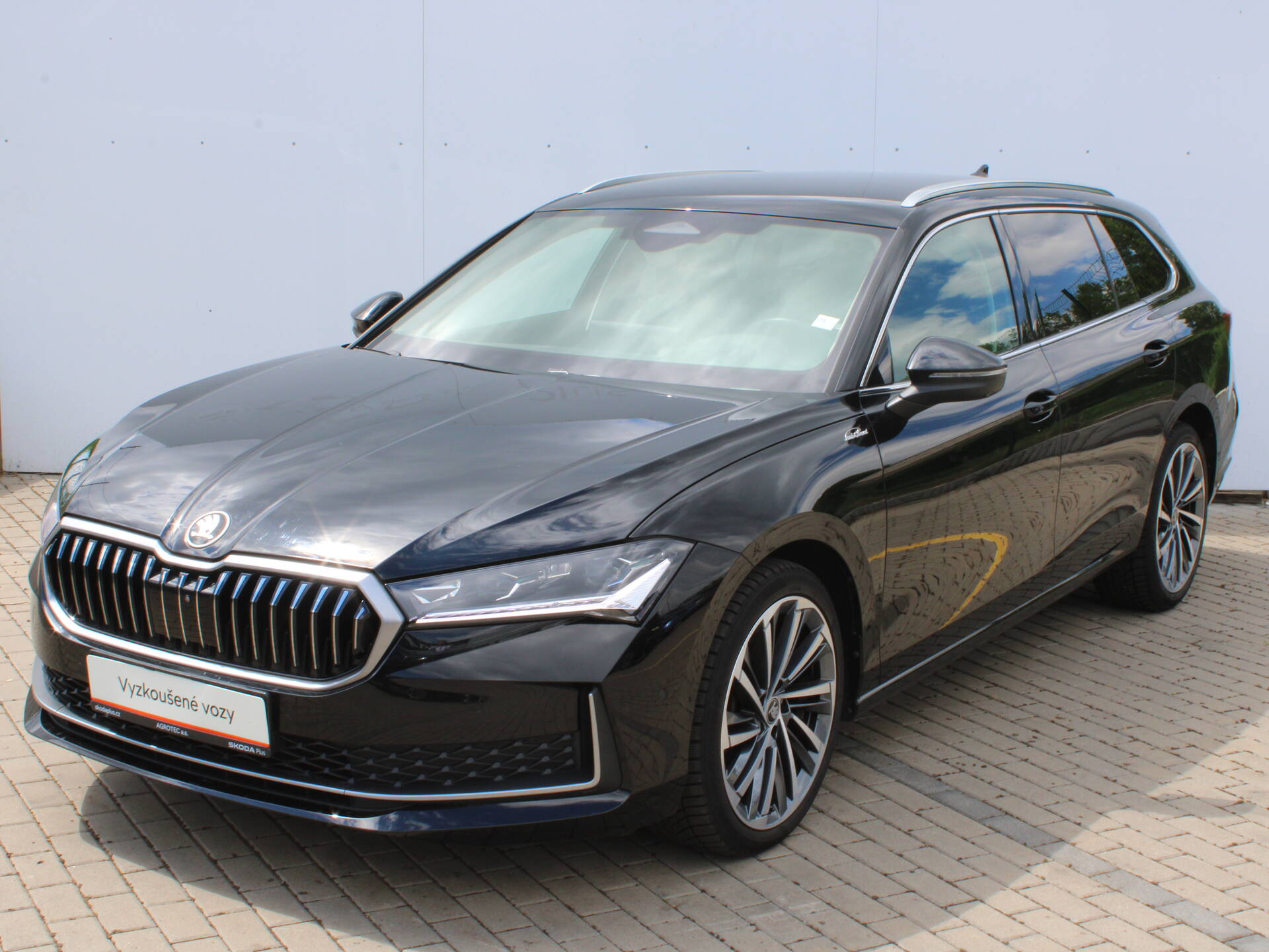 Skoda Superb Combi 2.0 TDI 142kW 4x4 L&K Combi DSG