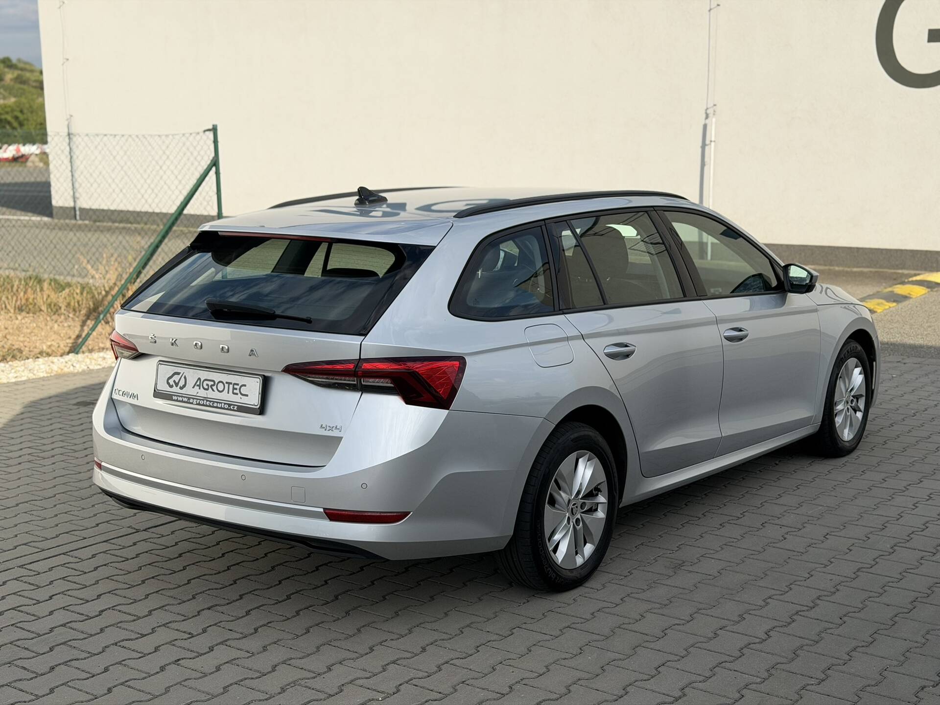 product-gallery-image