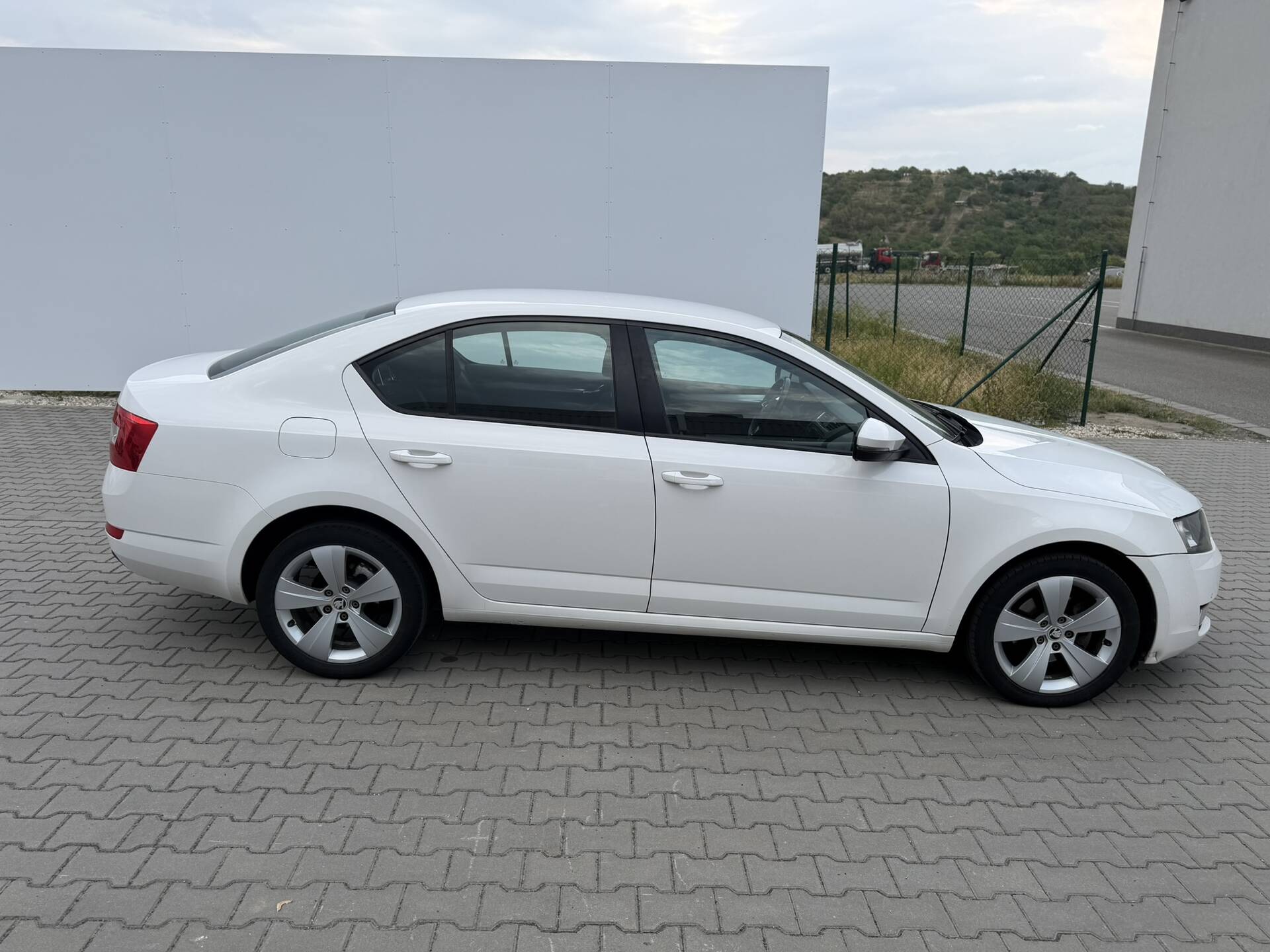 product-gallery-image