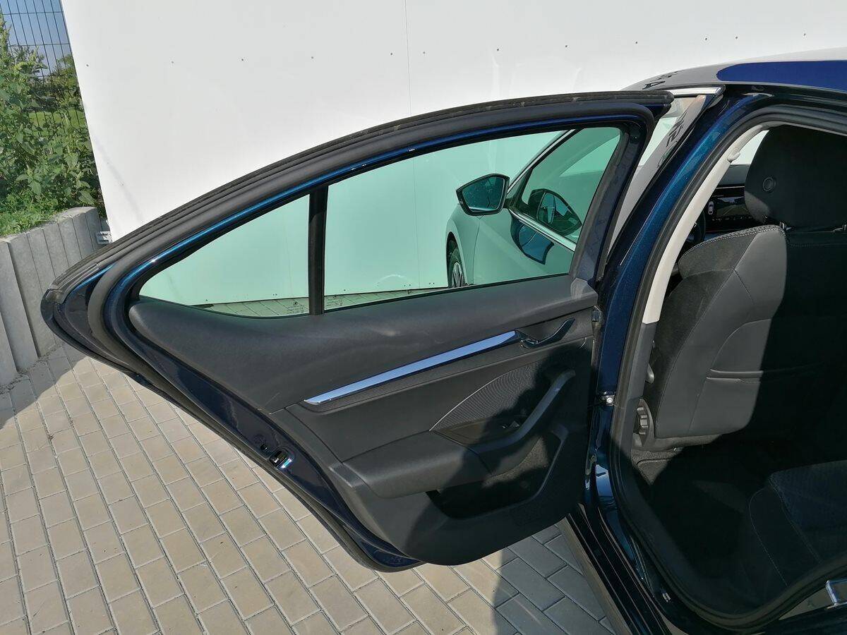 product-gallery-image