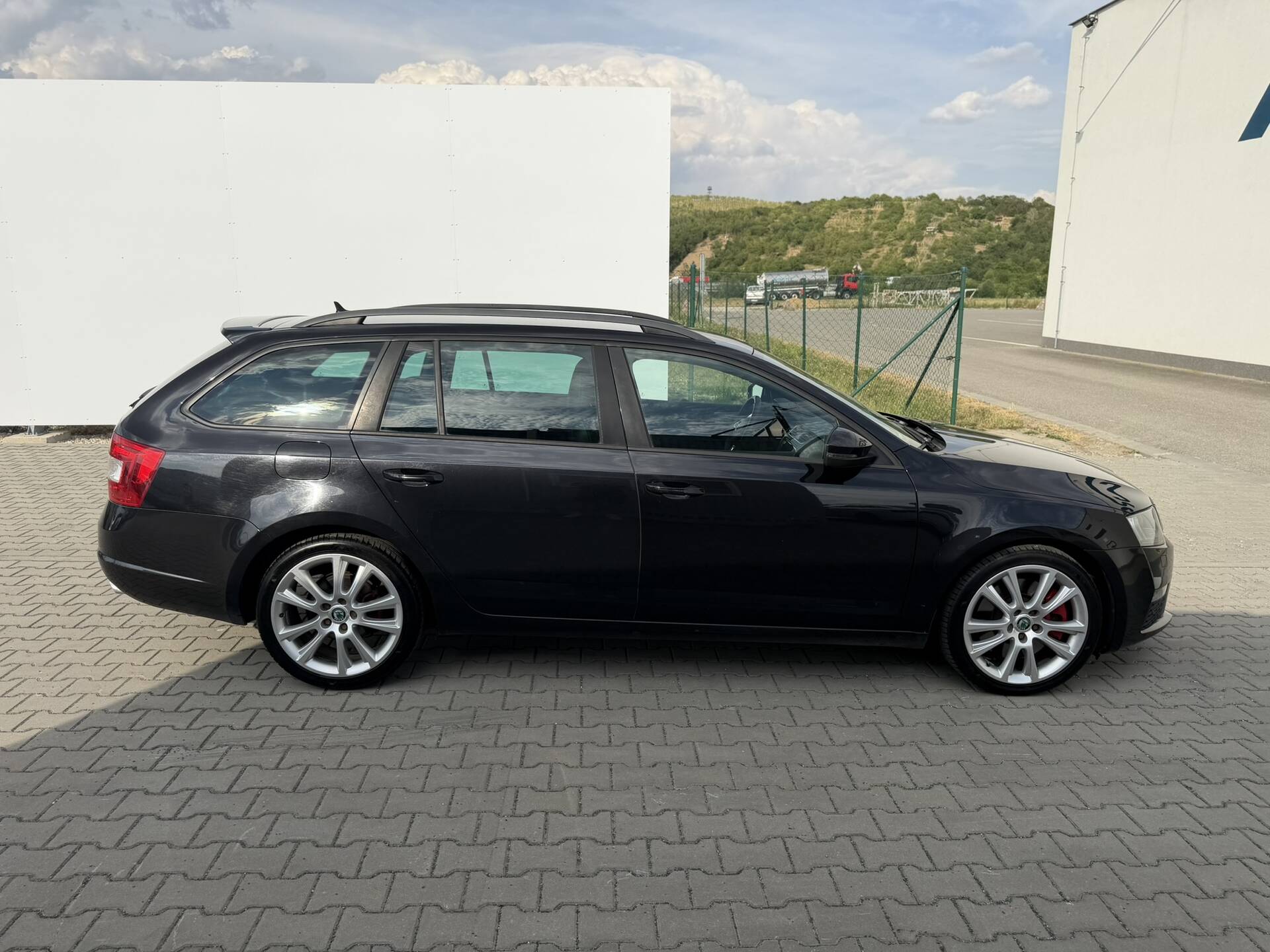product-gallery-image
