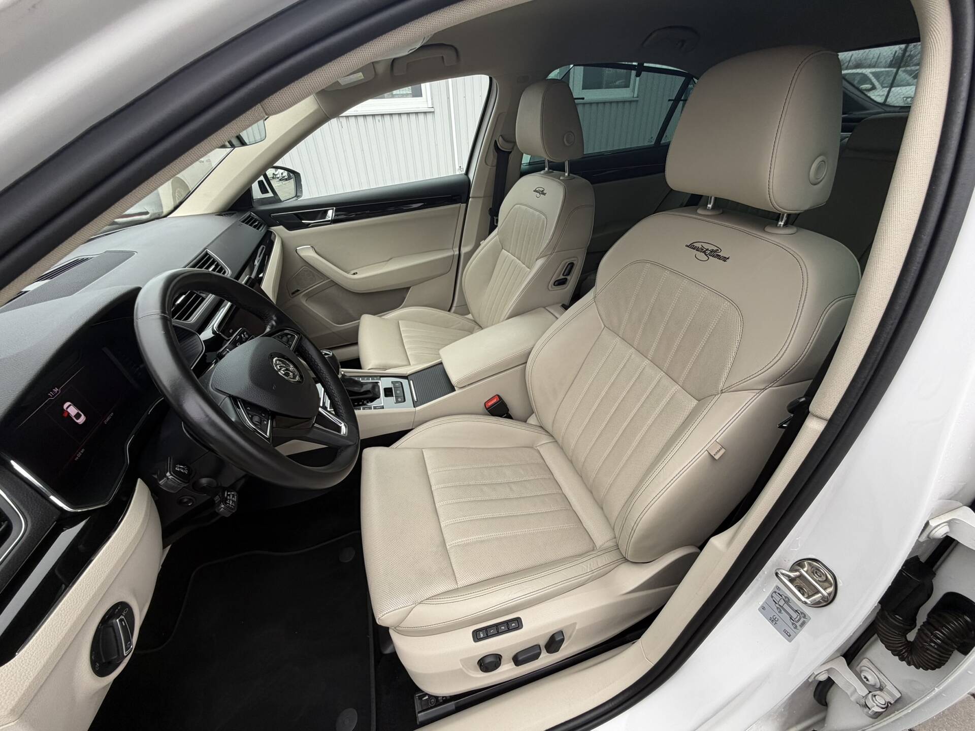 product-gallery-image