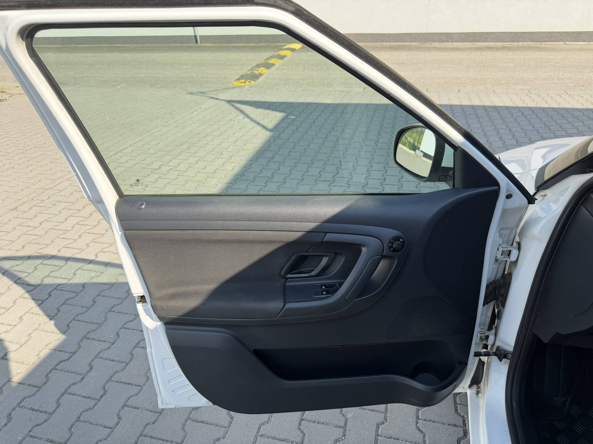 product-gallery-image