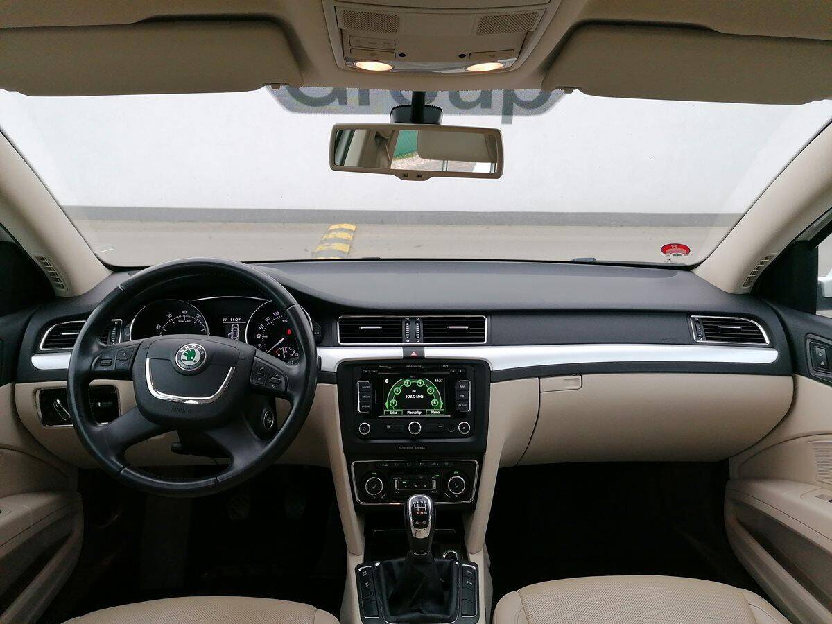 Škoda Superb 1.8TSI 4x4 118 kW Elegance