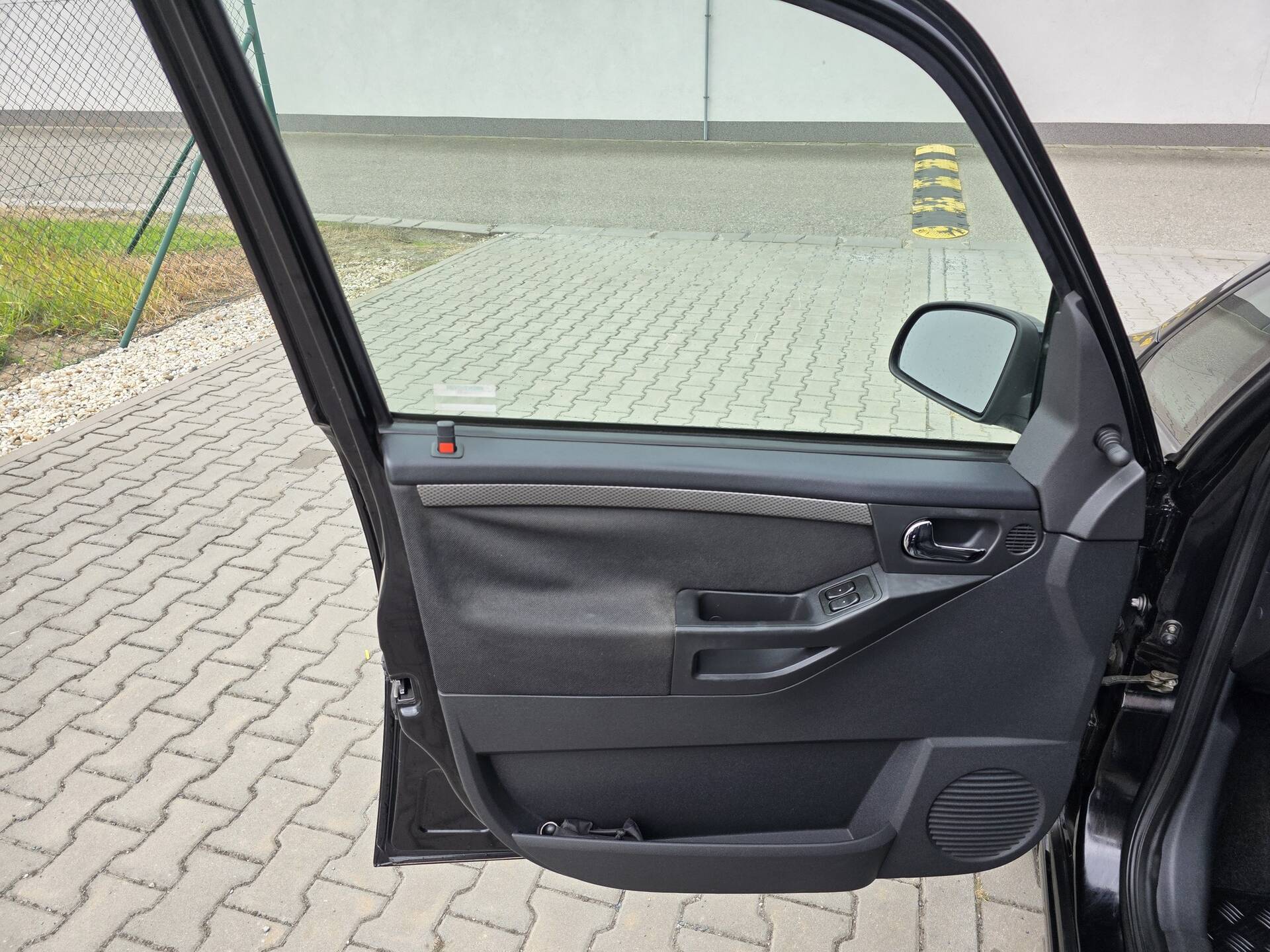 product-gallery-image