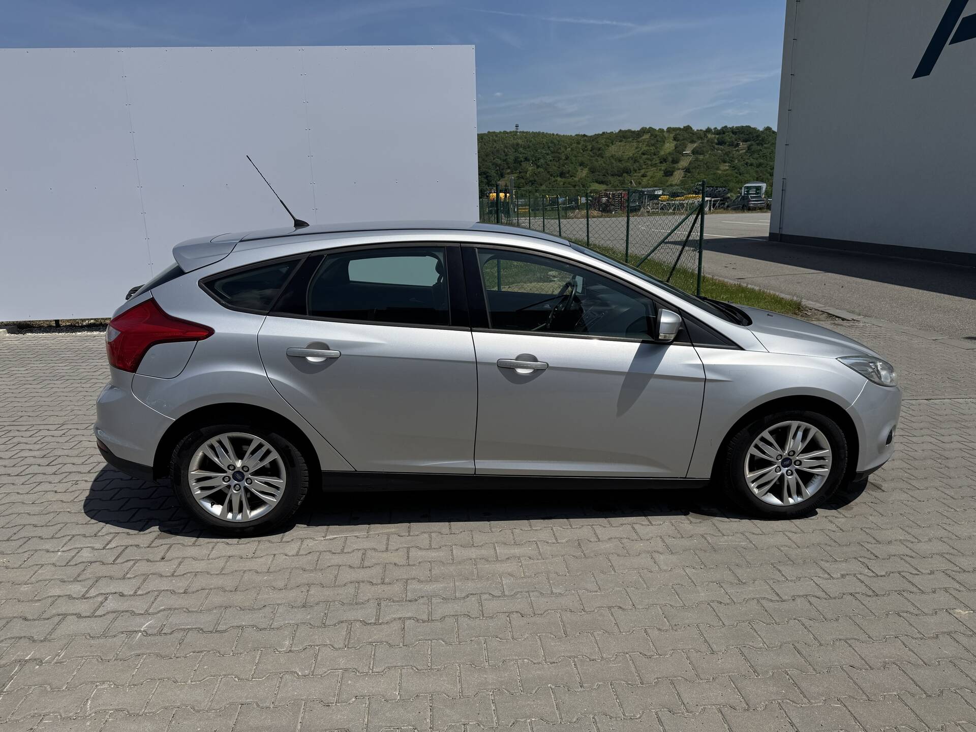 product-gallery-image