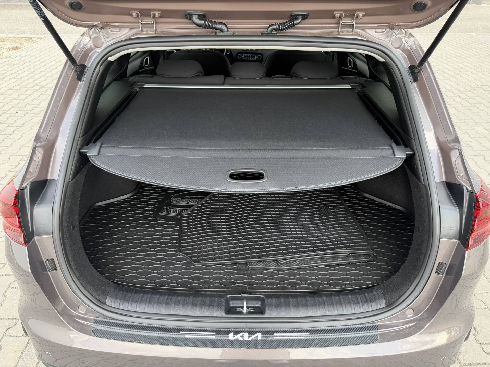 product-gallery-image