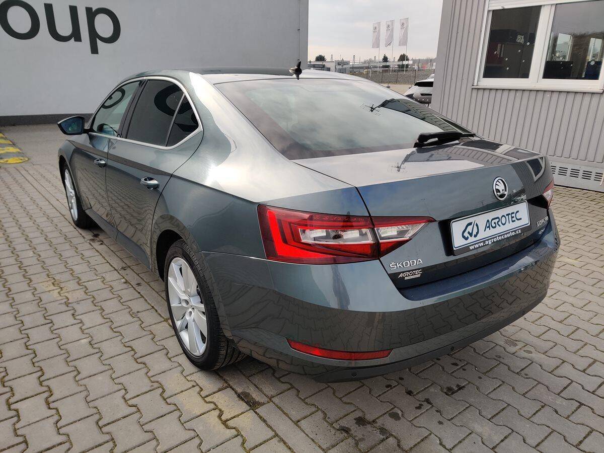 Škoda Superb 2.0 TDI 140kW Style 4x4 DSG