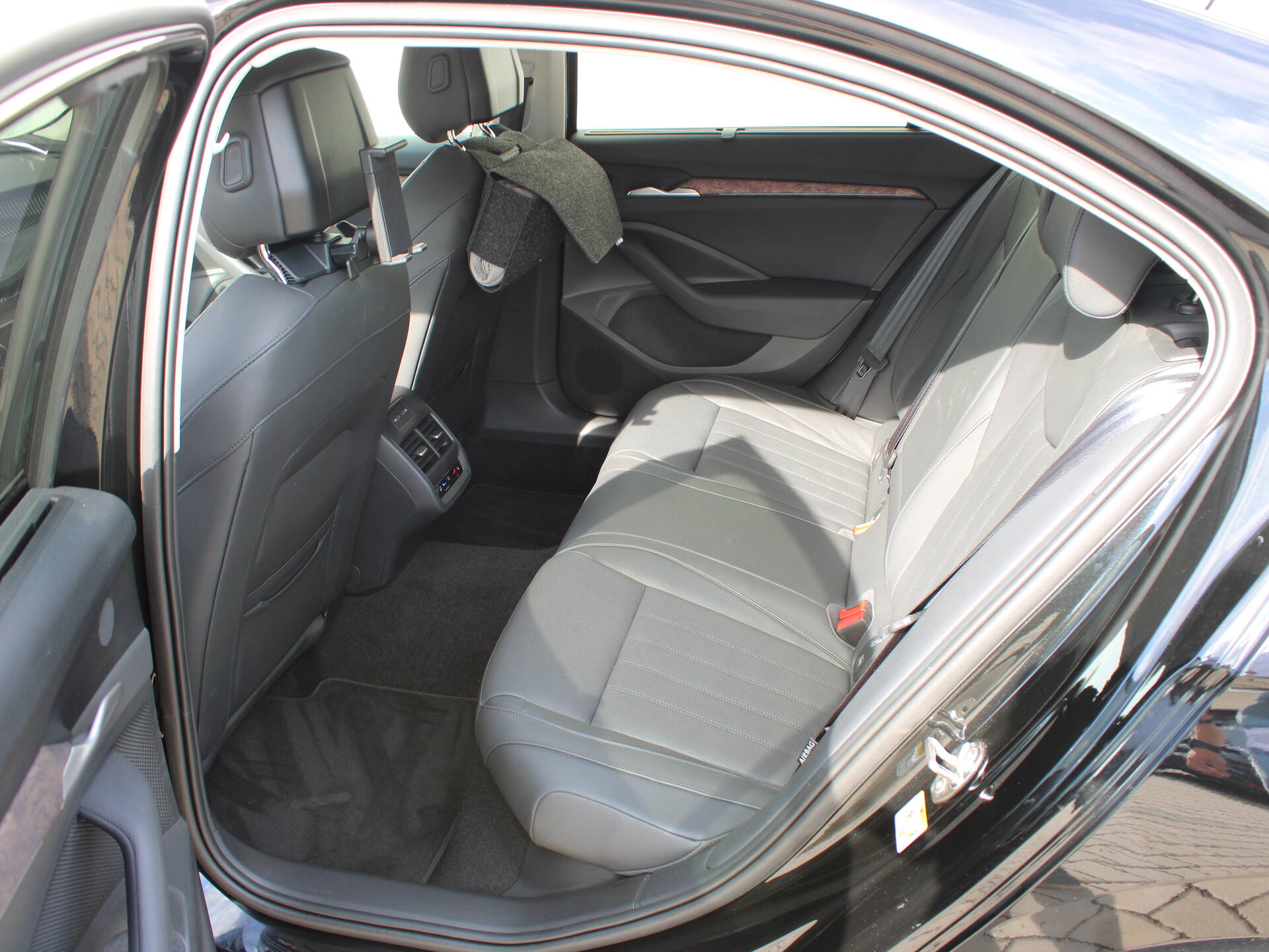 product-gallery-image