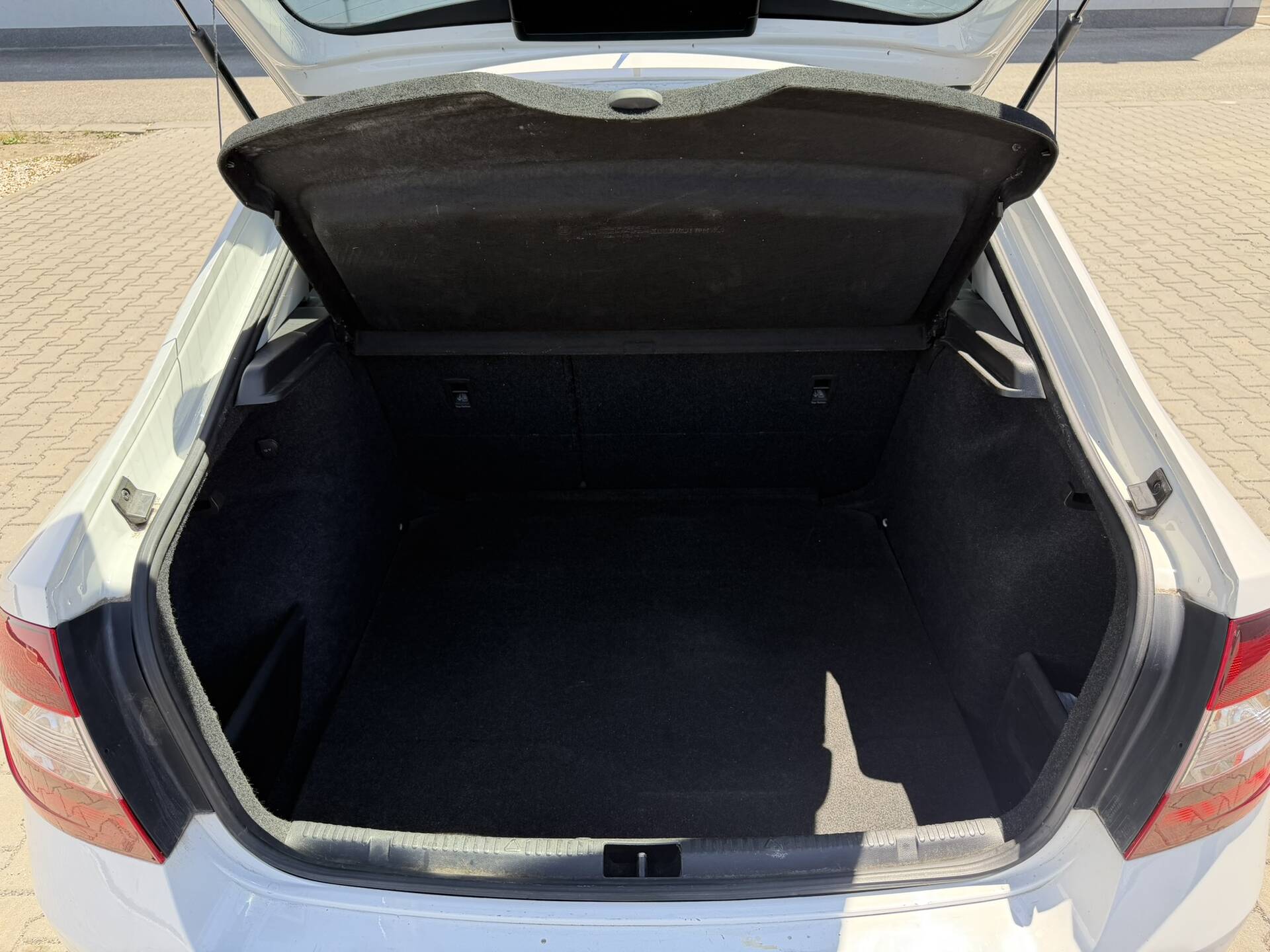 product-gallery-image