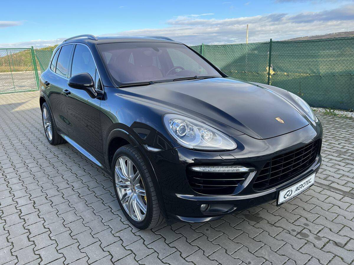 Porsche Cayenne 4.8 368 kW Turbo