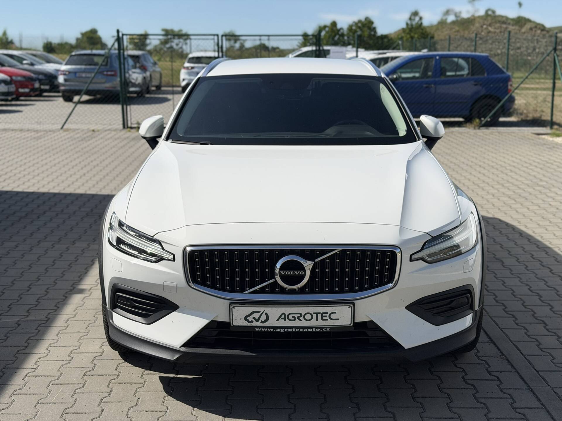 Volvo V60 2.0 D4 140 kW CROSS COUNTRY 4x4