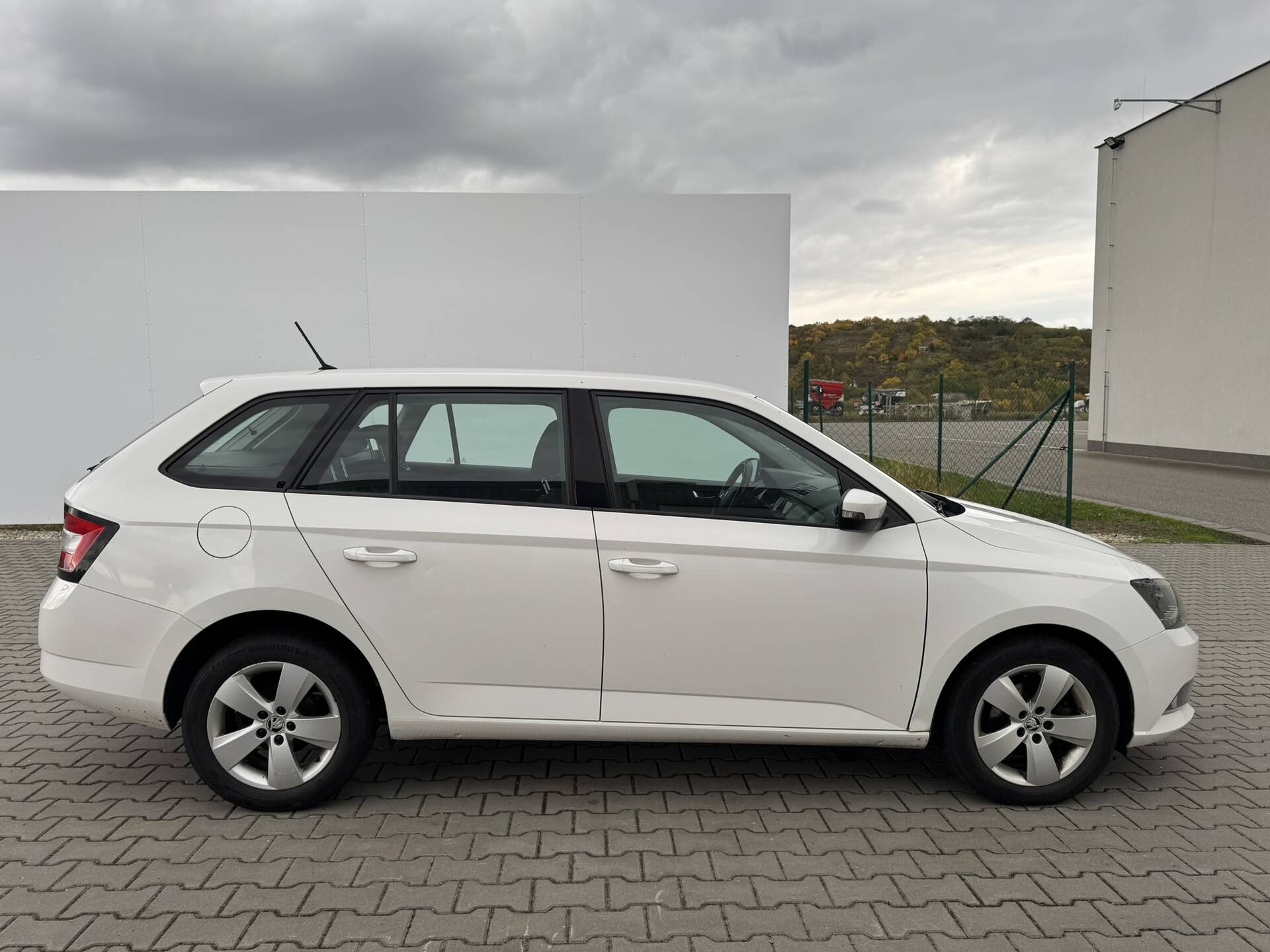 product-gallery-image