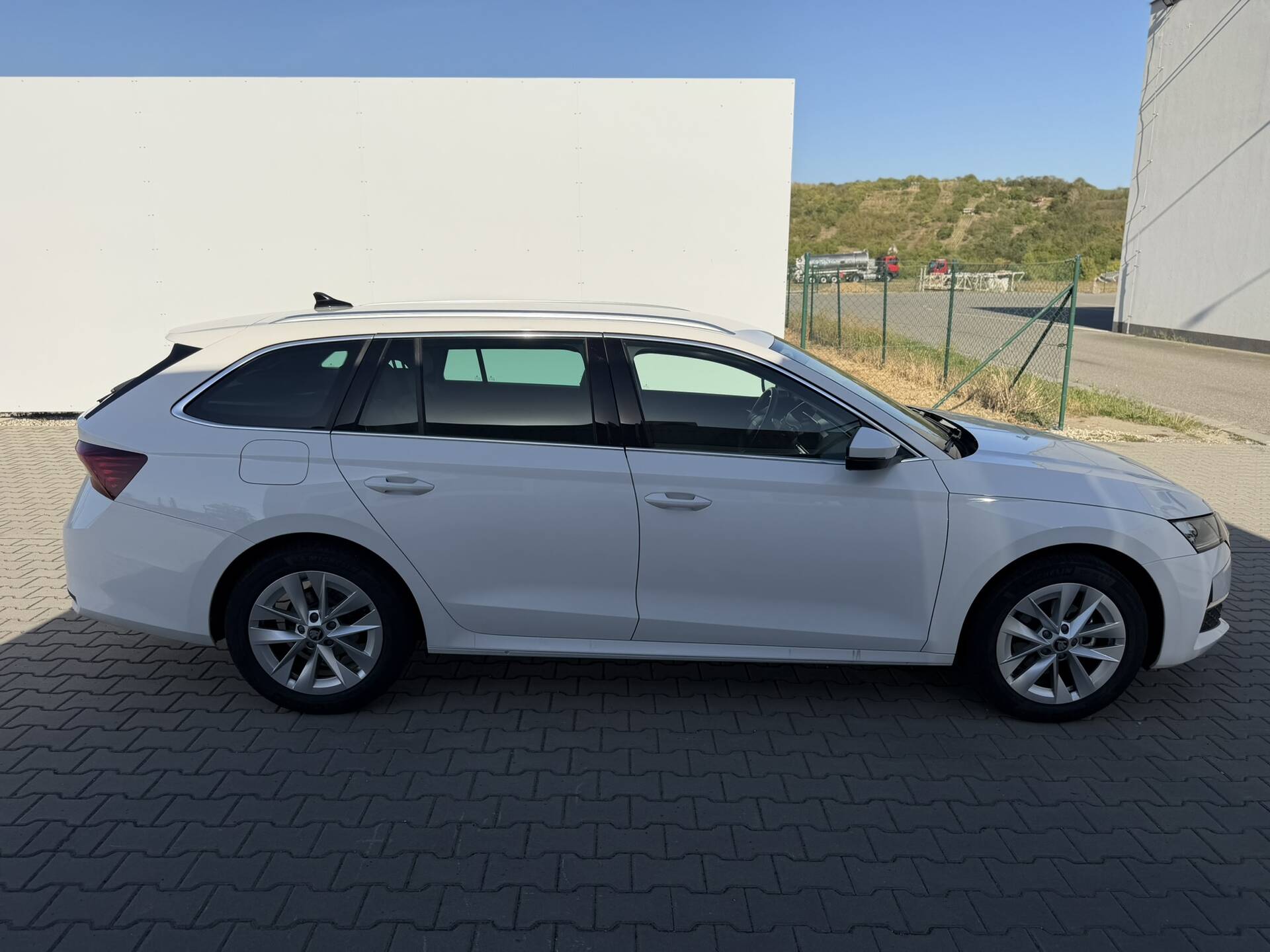 product-gallery-image