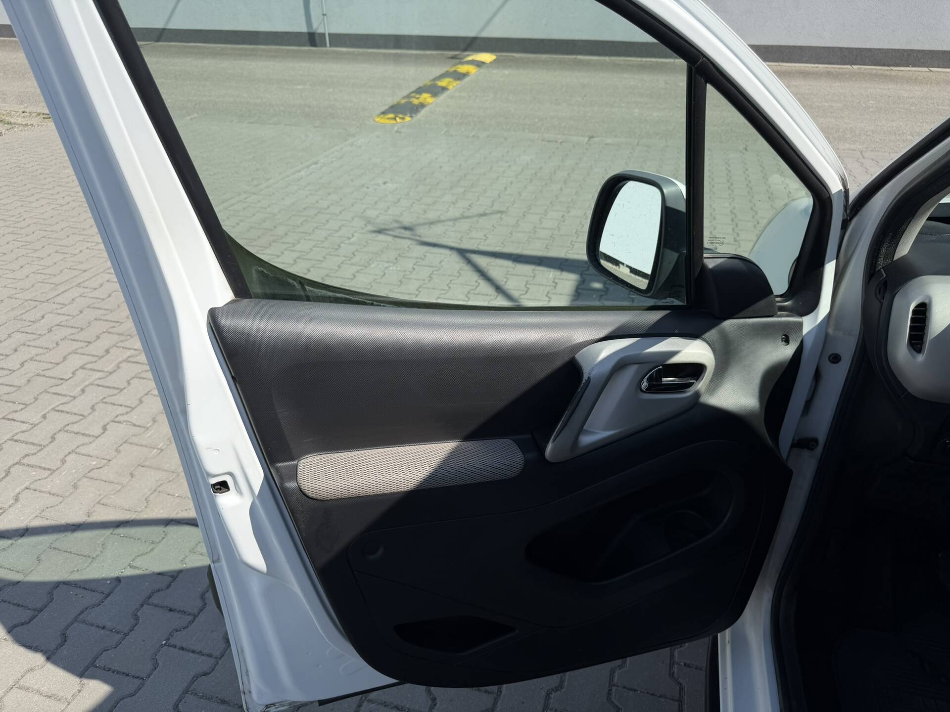 product-gallery-image