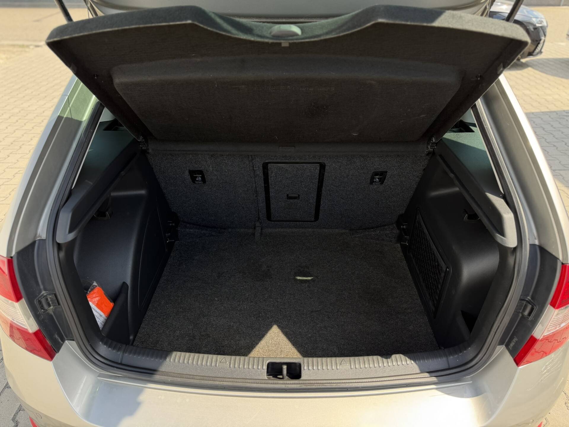 product-gallery-image