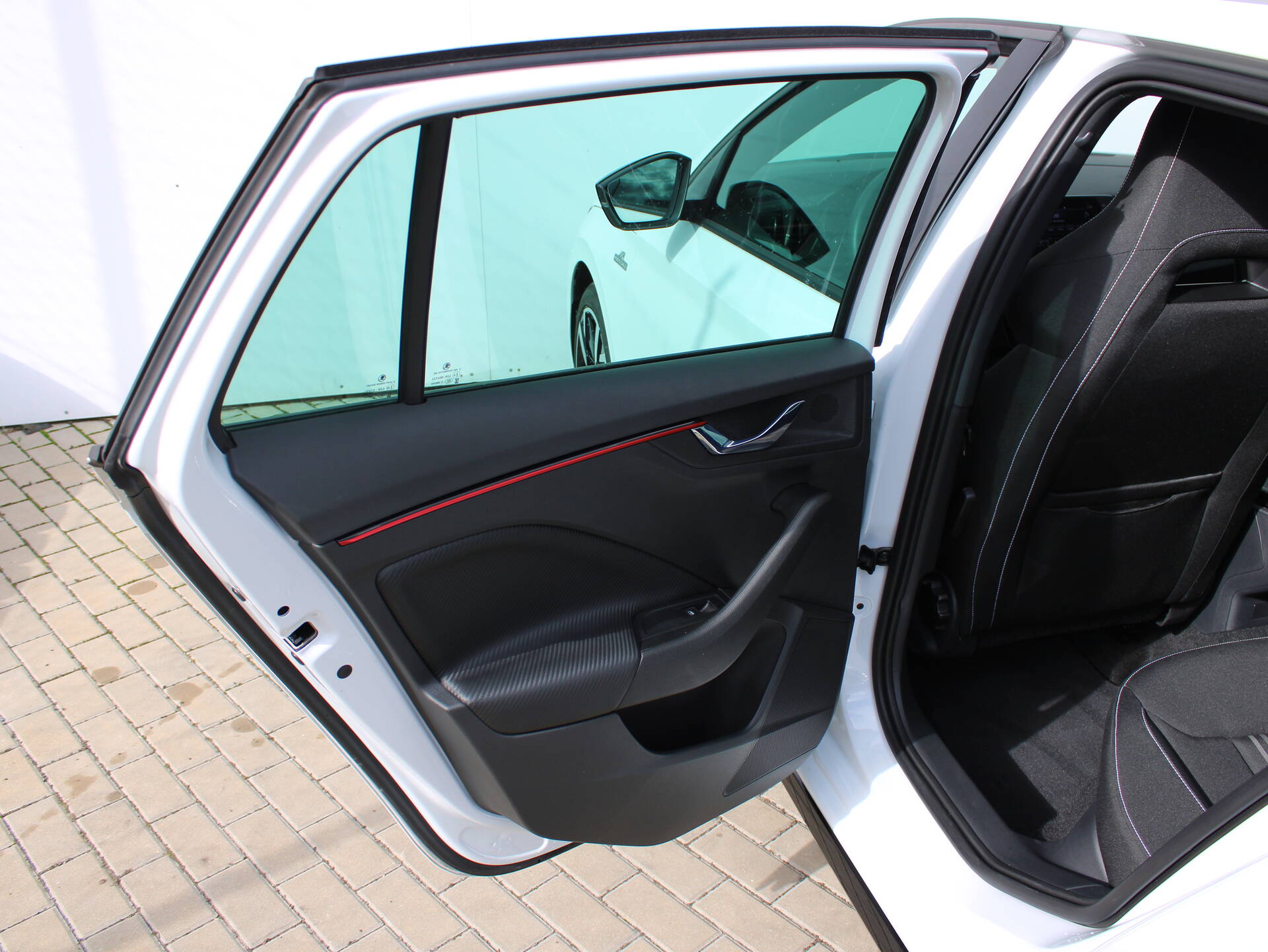 product-gallery-image
