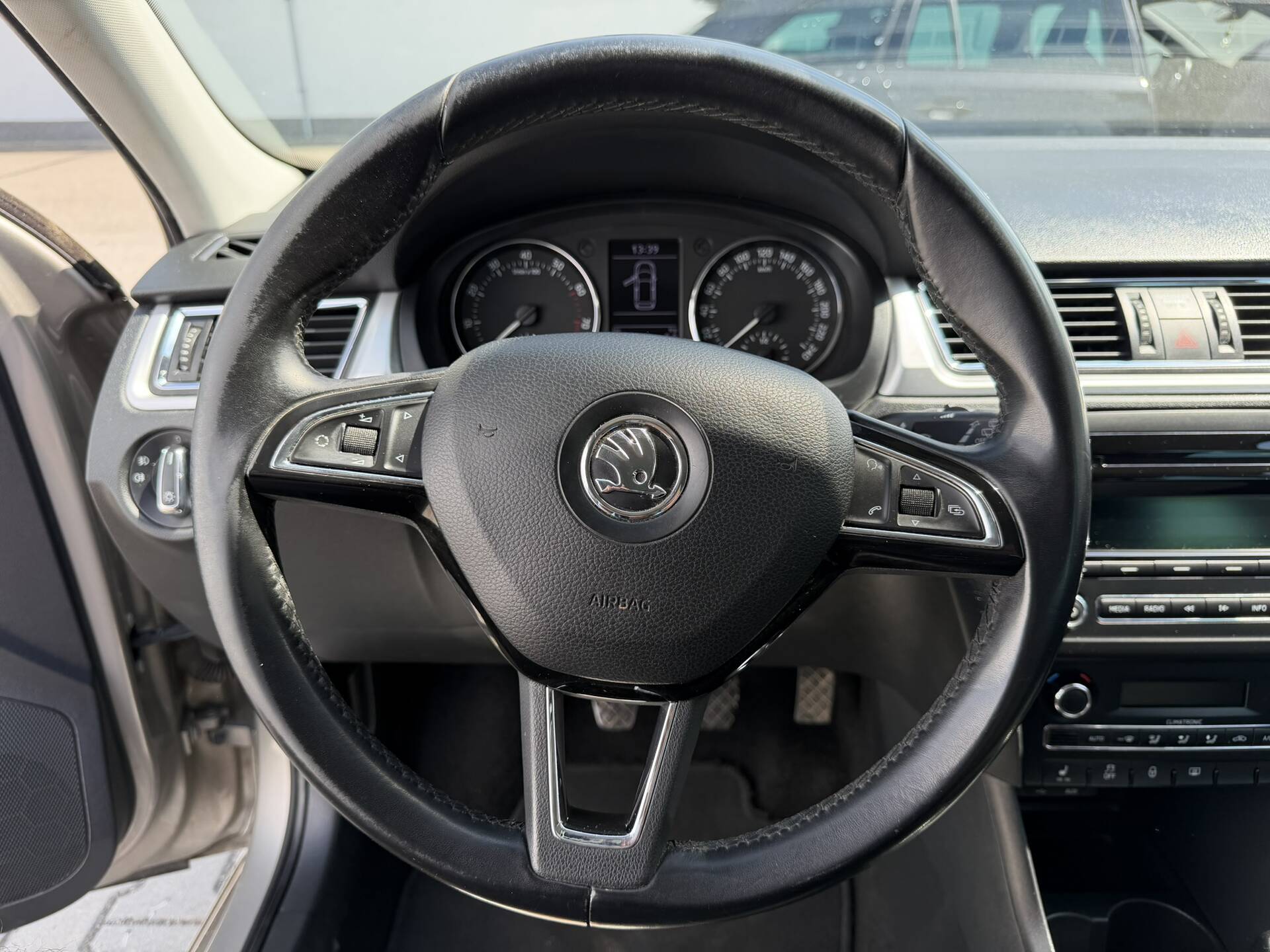 product-gallery-image