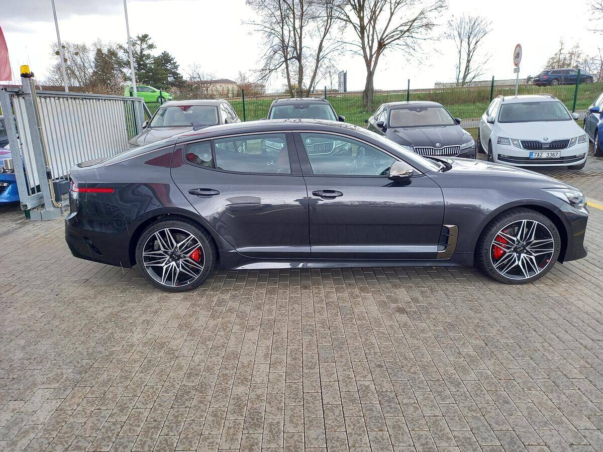 Kia Stinger 3.3 T-GDI 269 kW GT