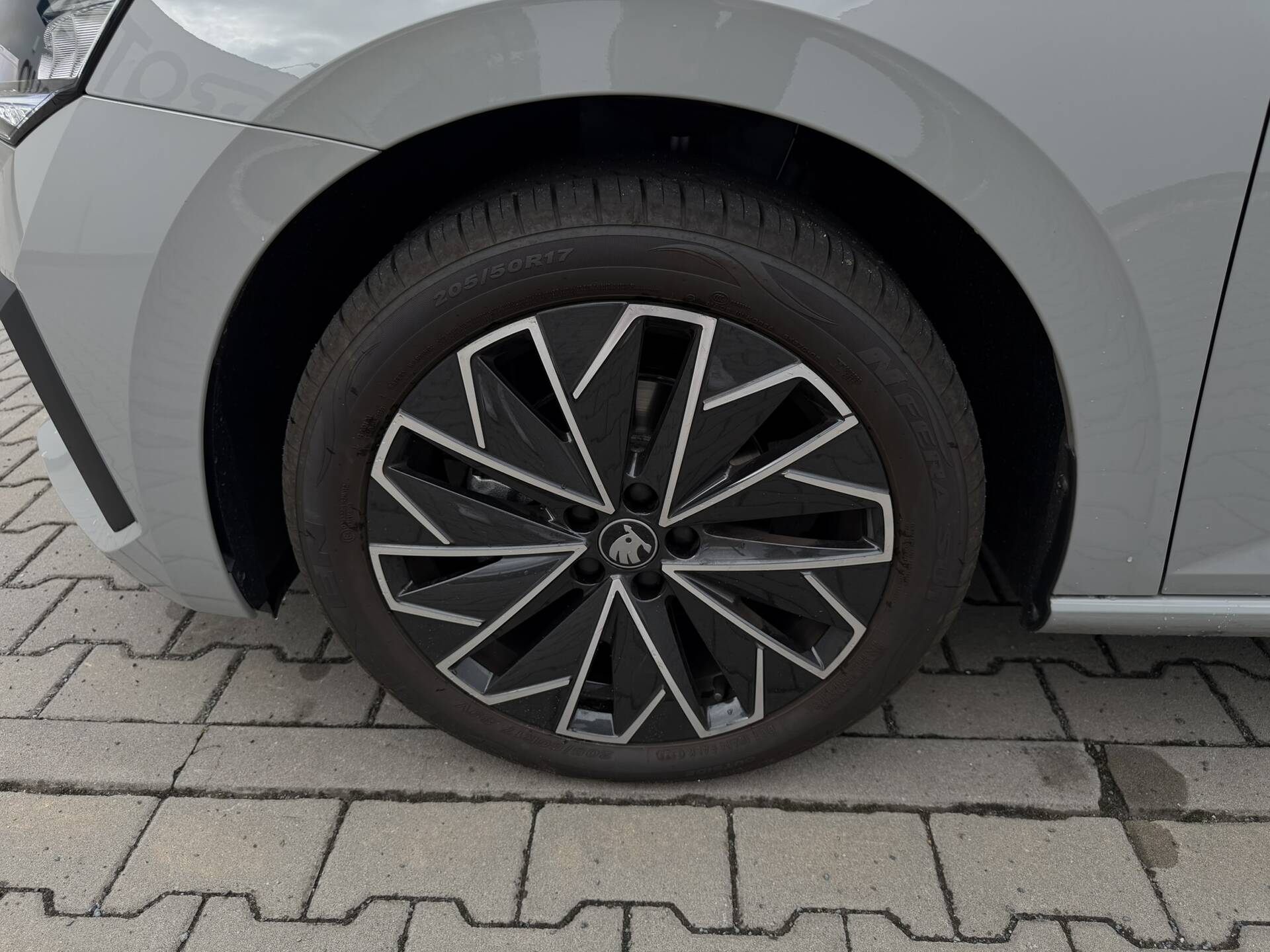 product-gallery-image