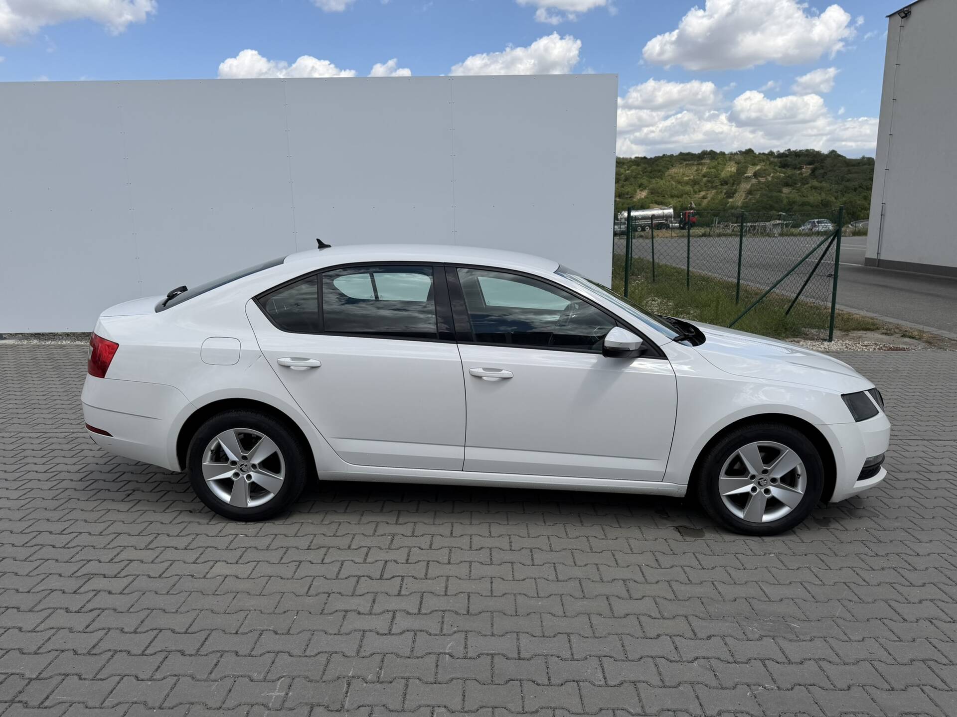 product-gallery-image