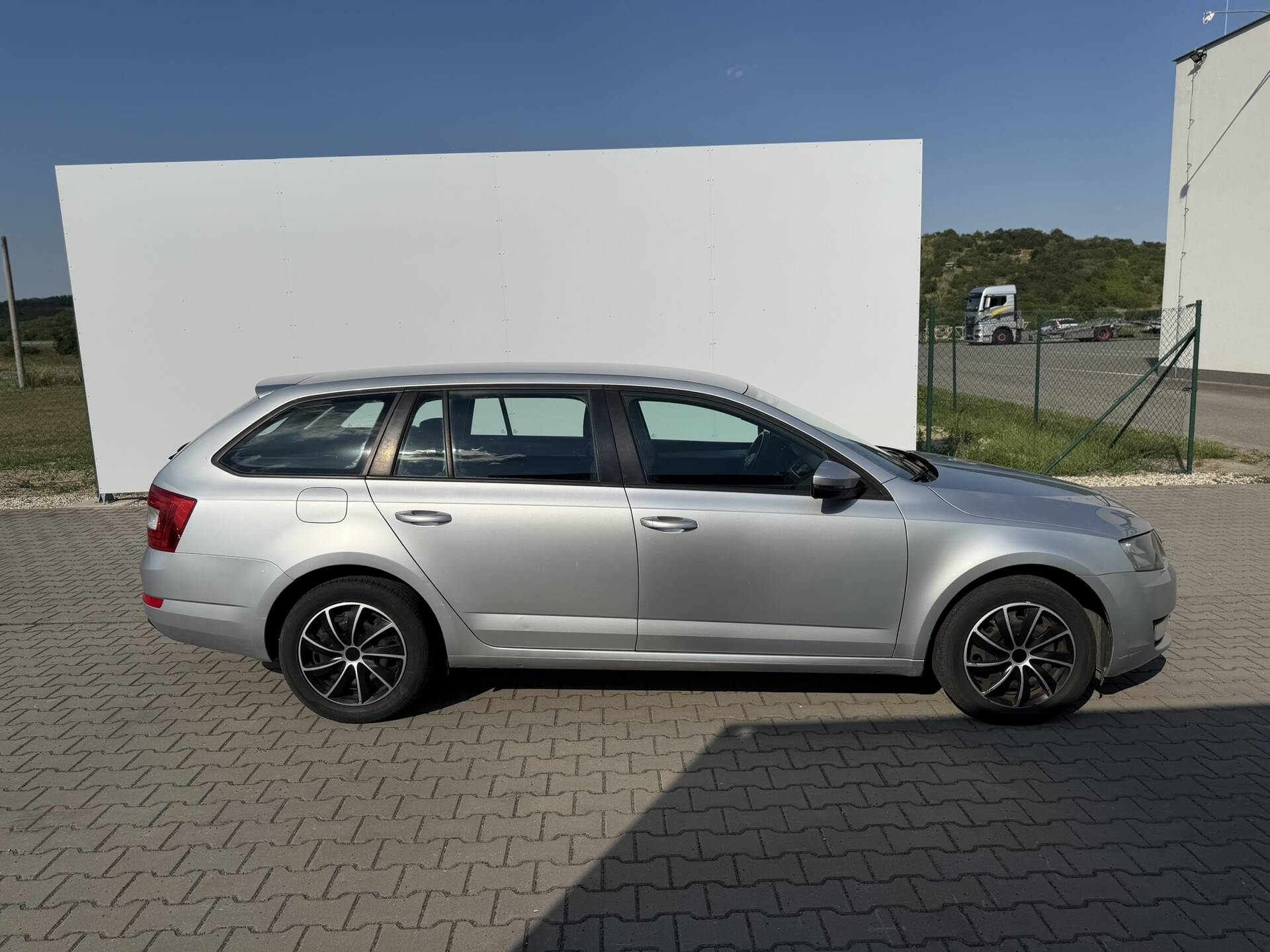 product-gallery-image