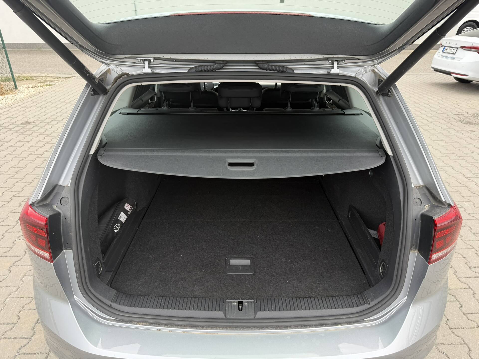 product-gallery-image