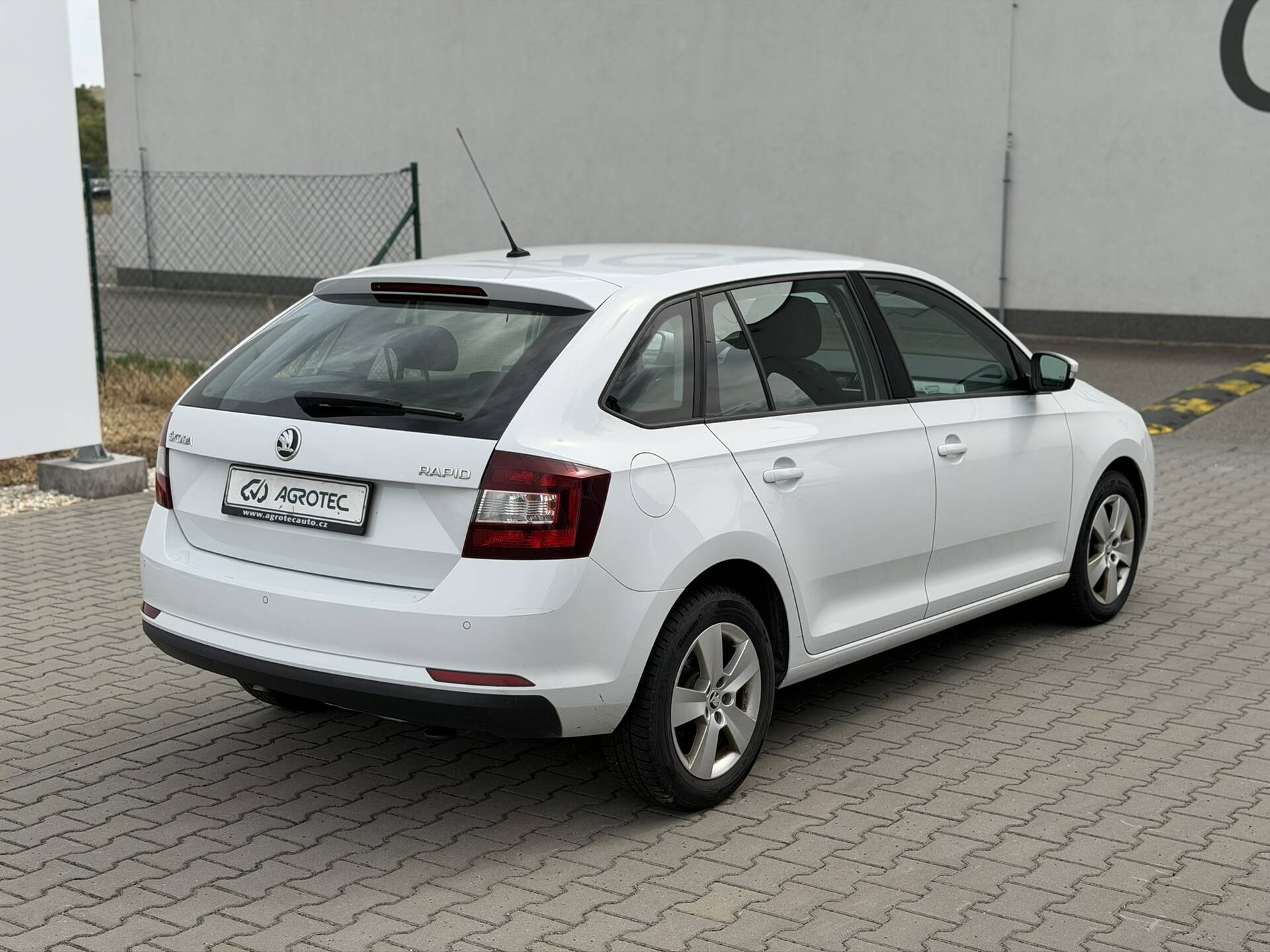 product-gallery-image