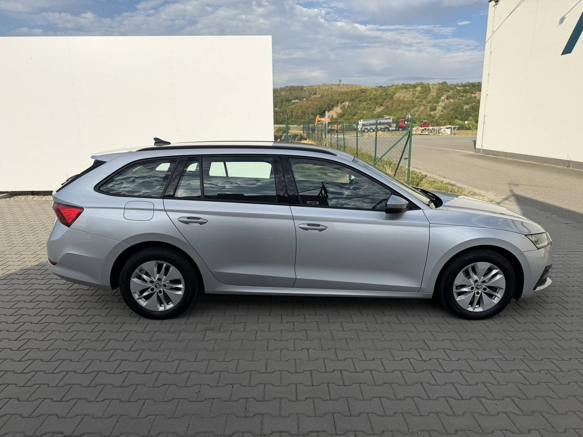 product-gallery-image