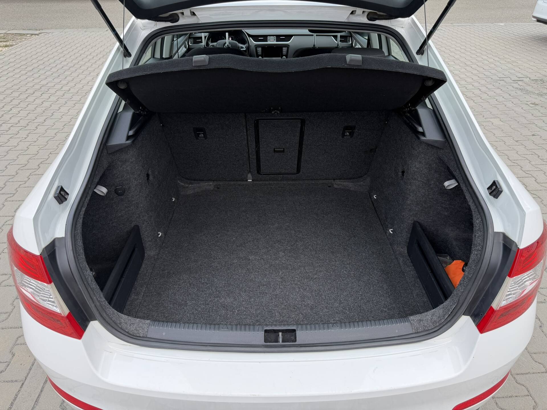 product-gallery-image