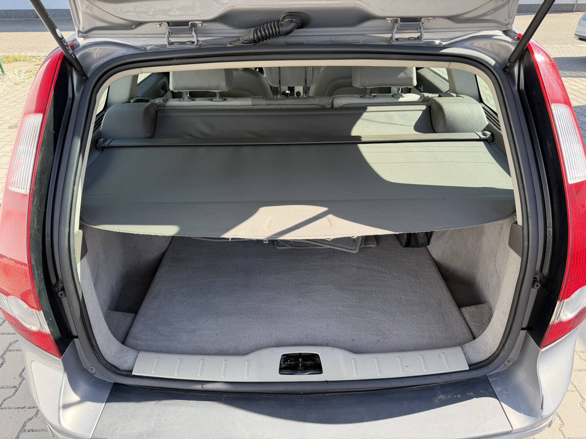 product-gallery-image