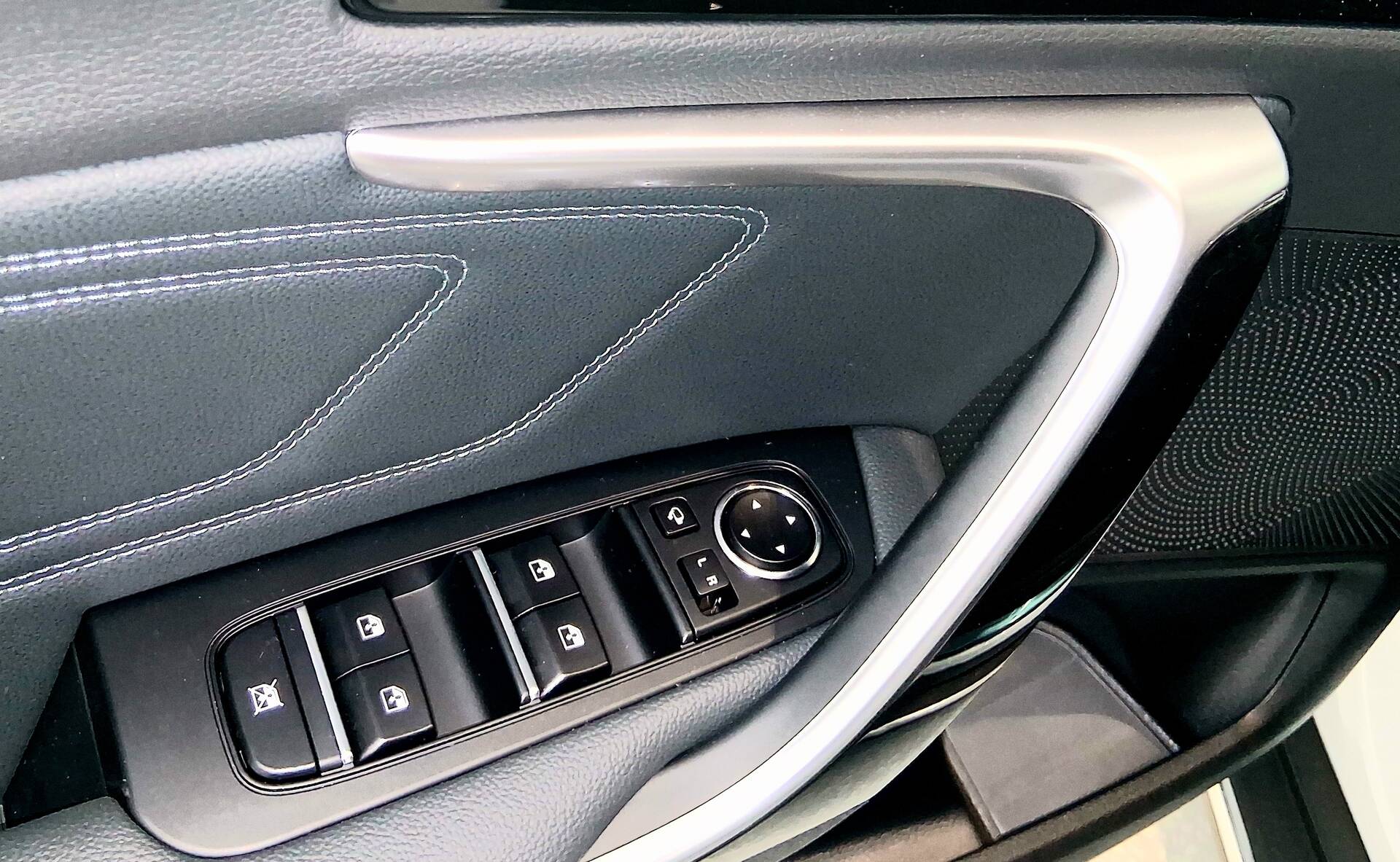 product-gallery-image