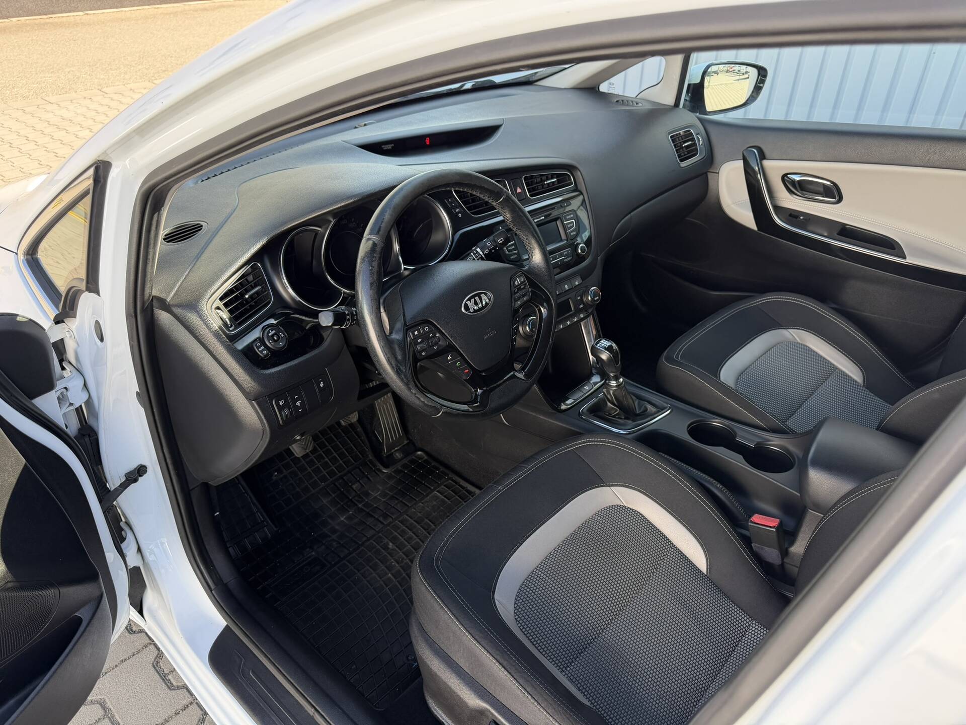 product-gallery-image