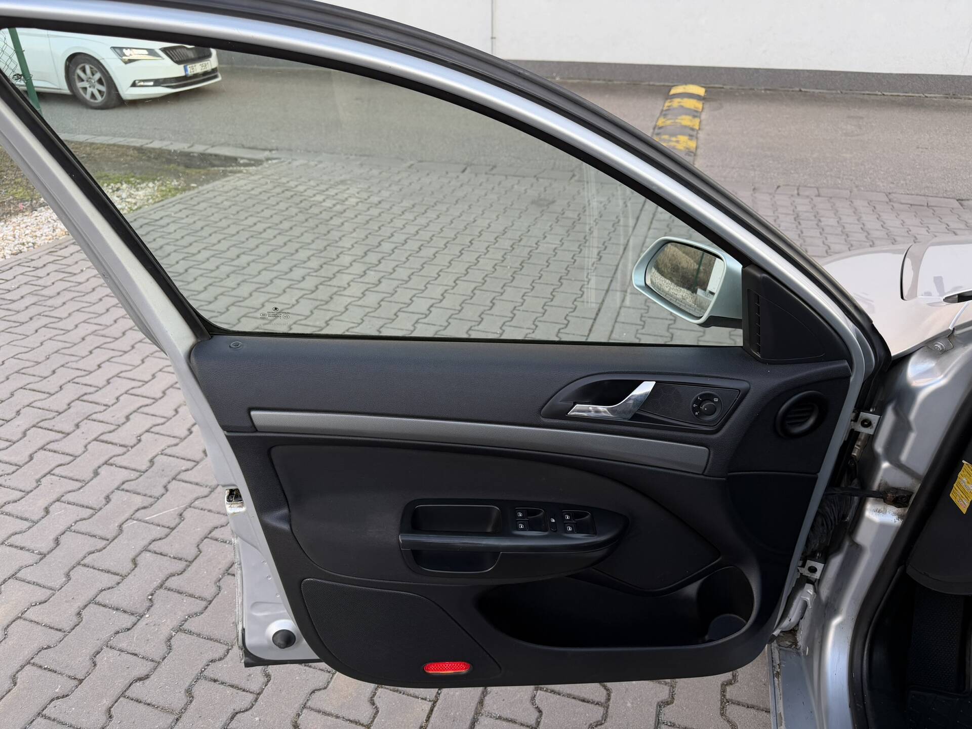 product-gallery-image