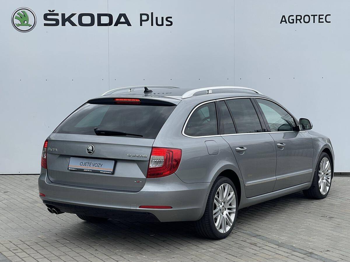Škoda Superb DSG 4x4 2,0 CR/125 kW Elegance