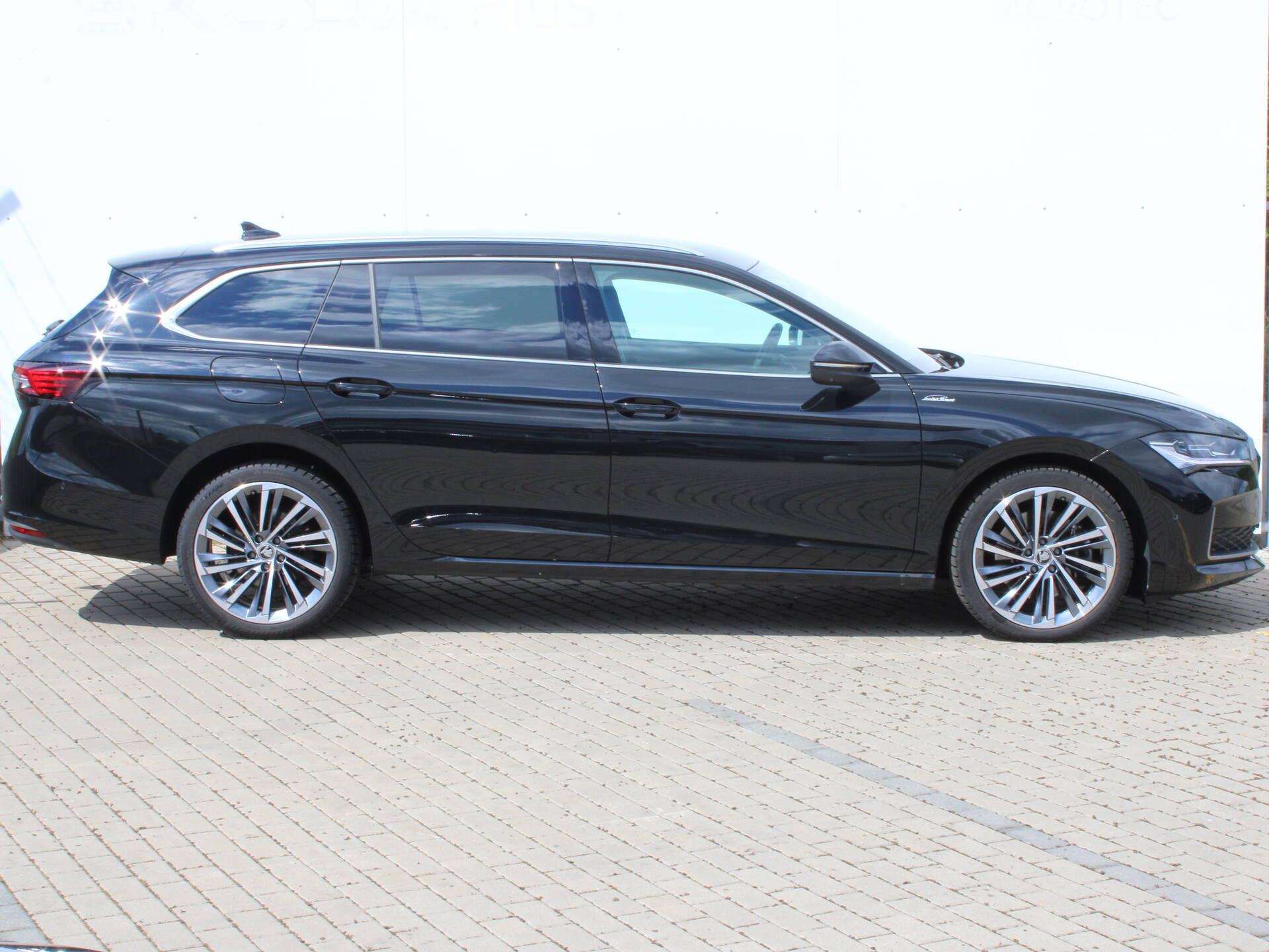 product-gallery-image