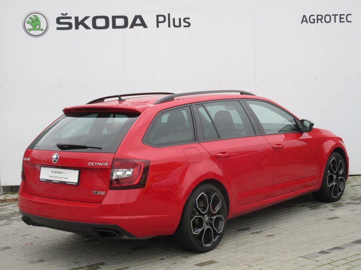 Škoda Octavia 2,0 TSI 180 kW RS245 DSG