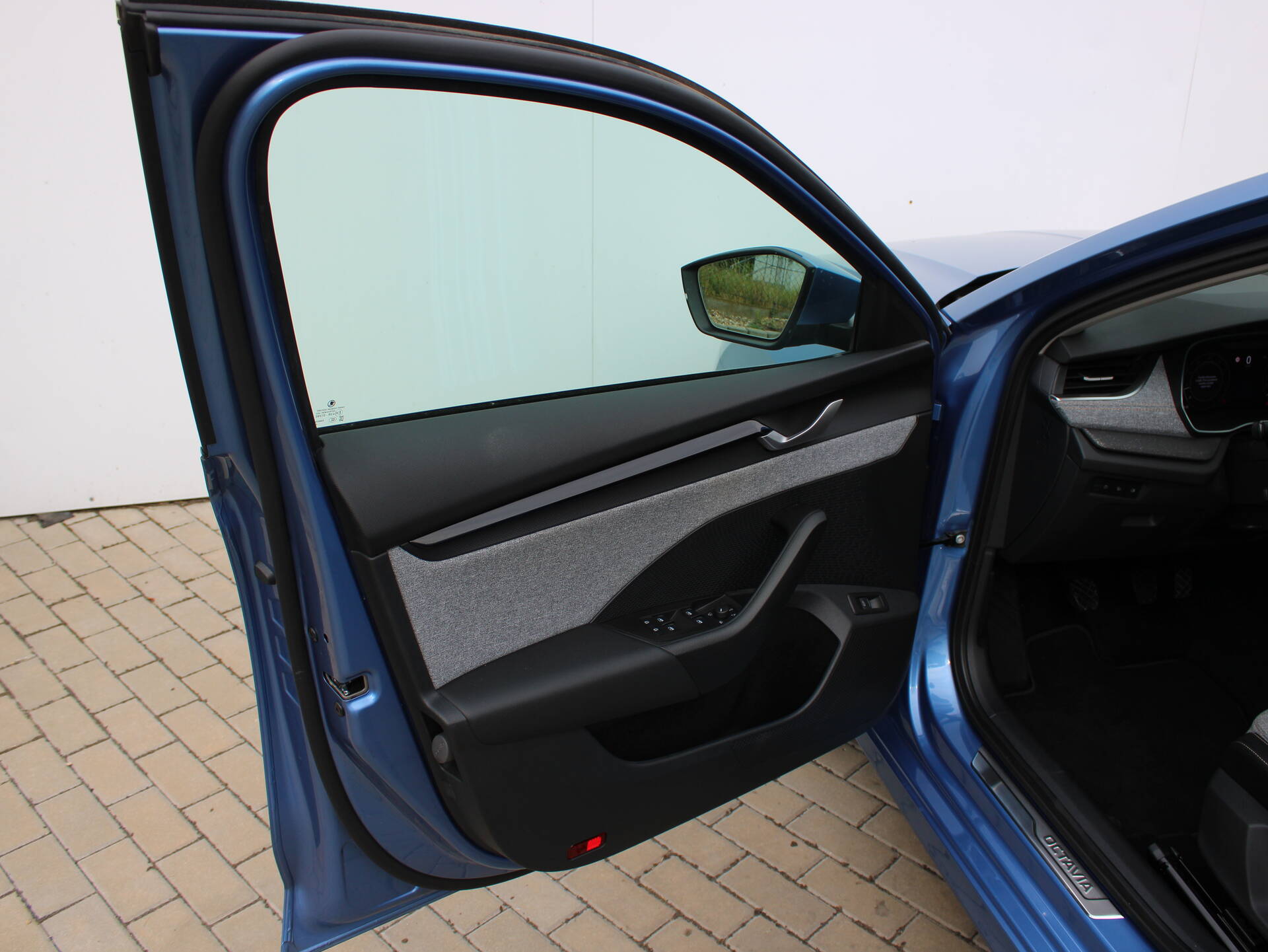 product-gallery-image