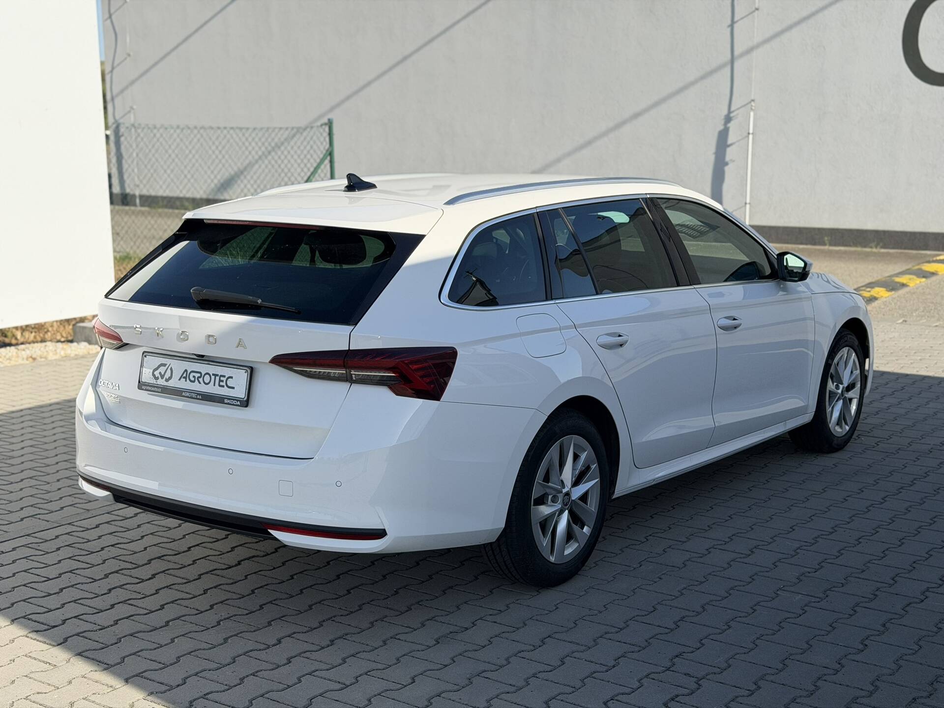 product-gallery-image