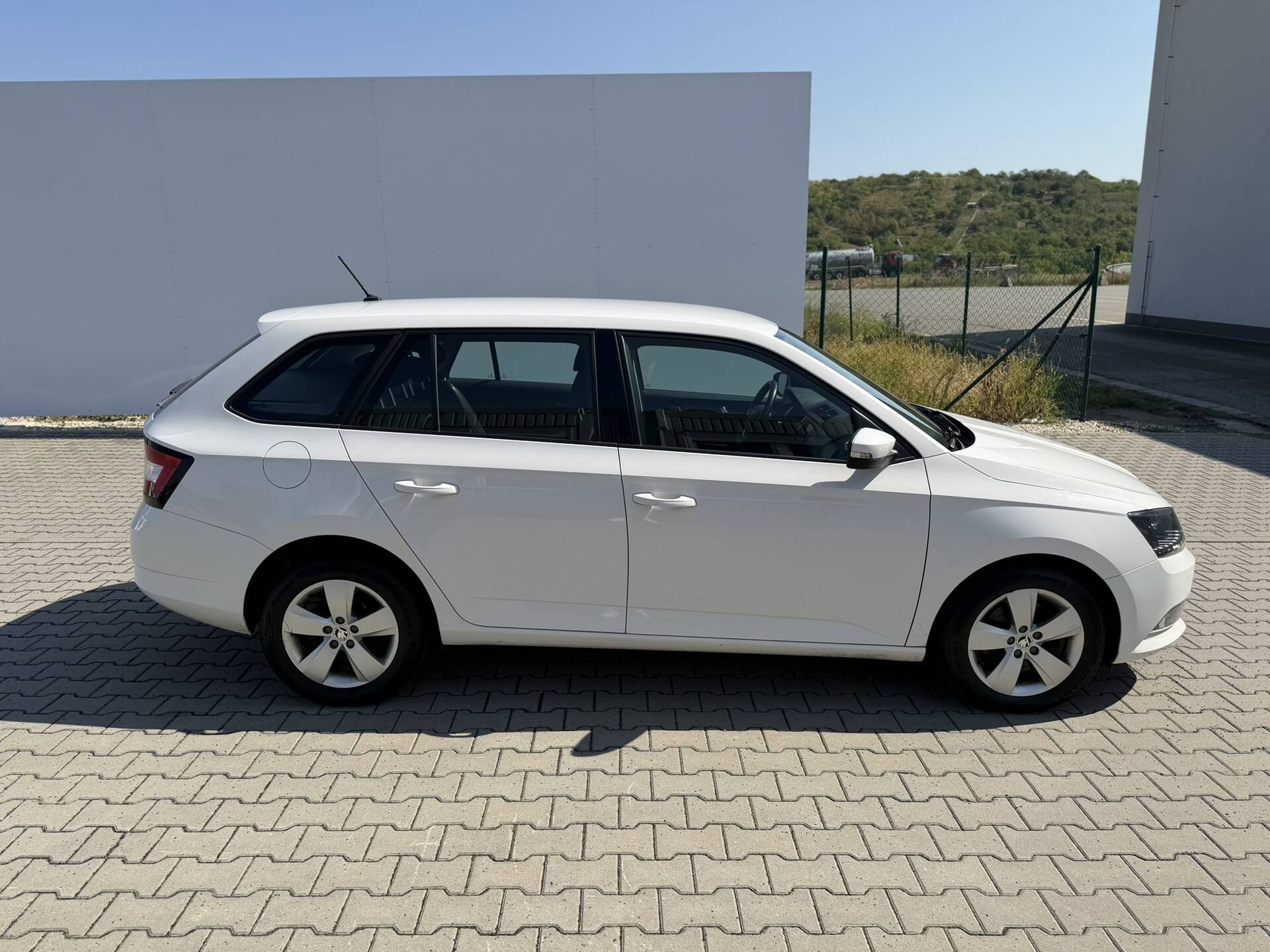 product-gallery-image