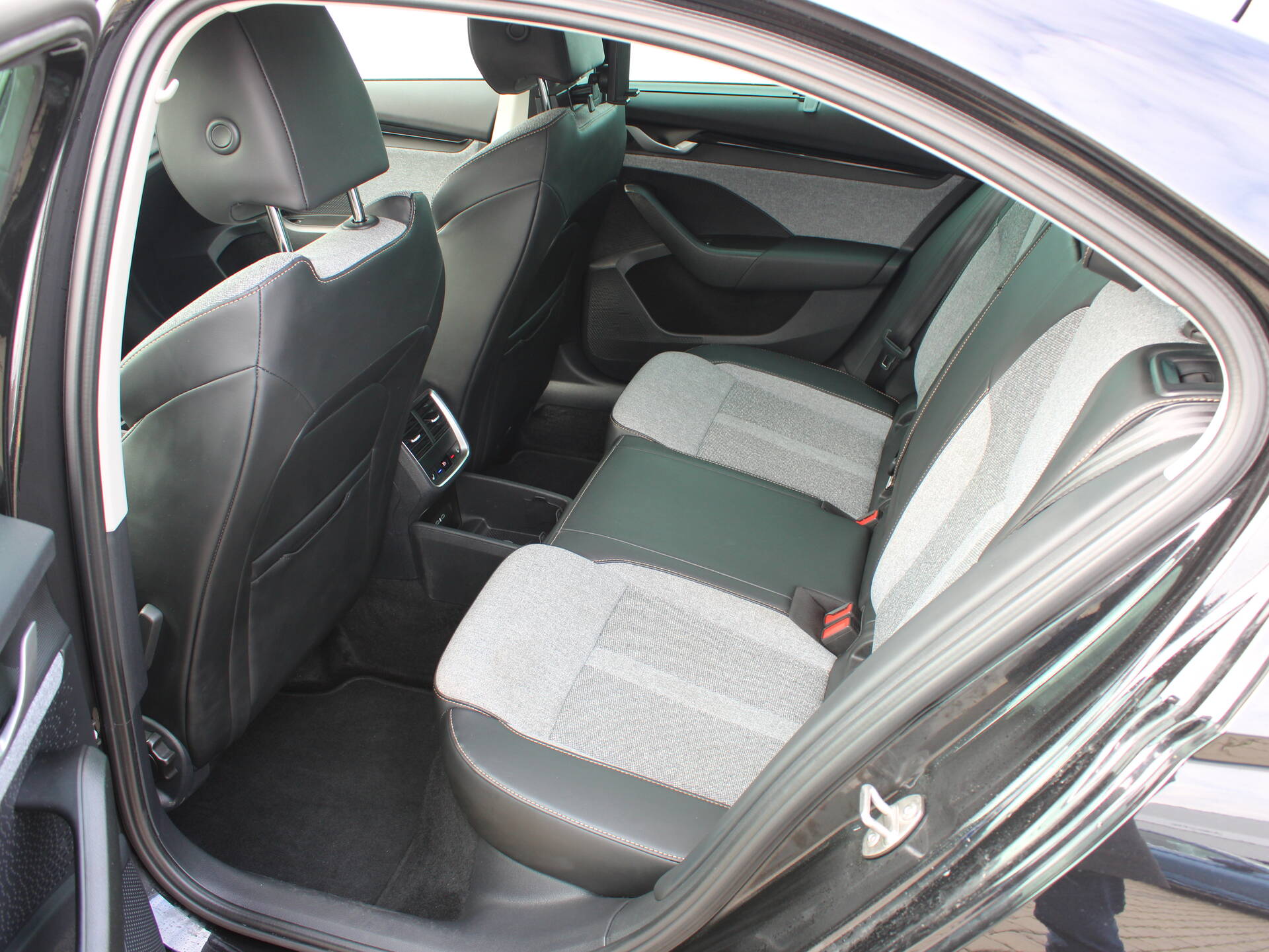 product-gallery-image