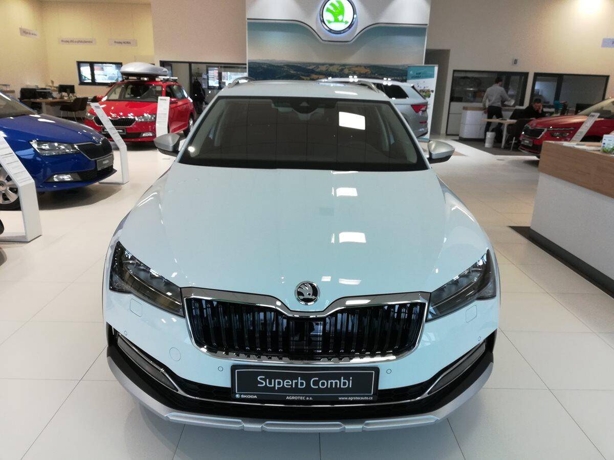 Škoda Superb Combi 2.0 TDI 140 kW Scout