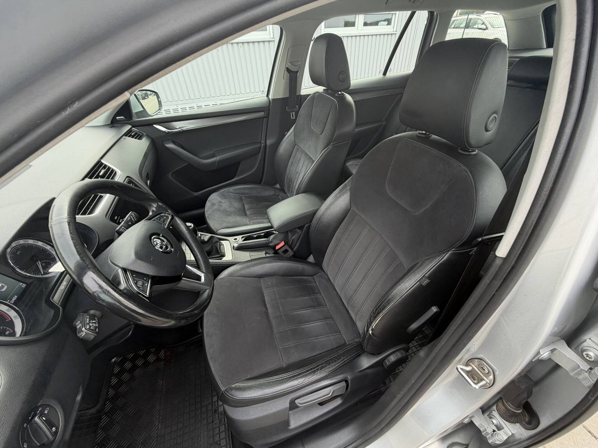 product-gallery-image
