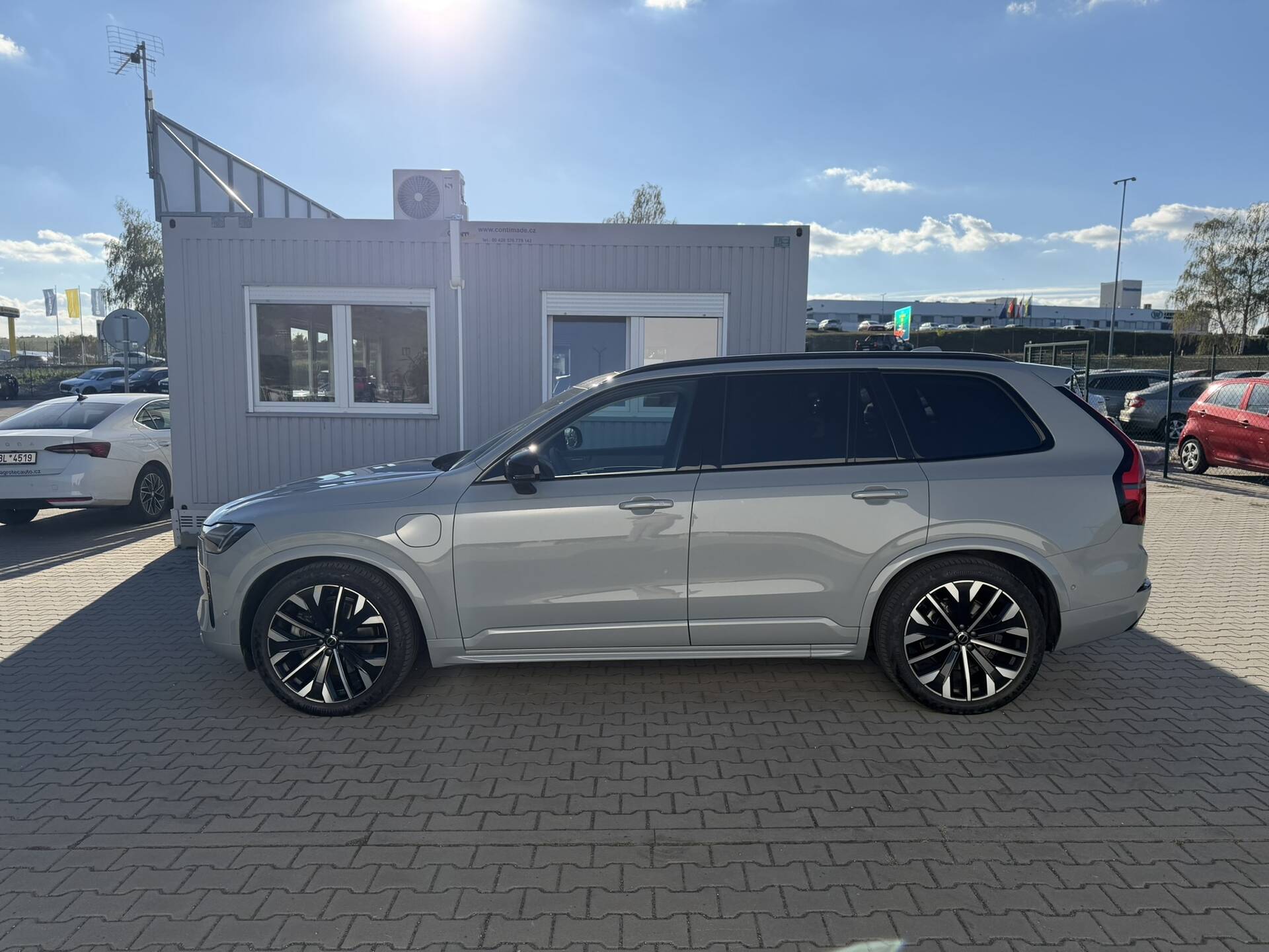 Volvo XC90 2.0 PHEV 335 kW T8 Ultra Dark