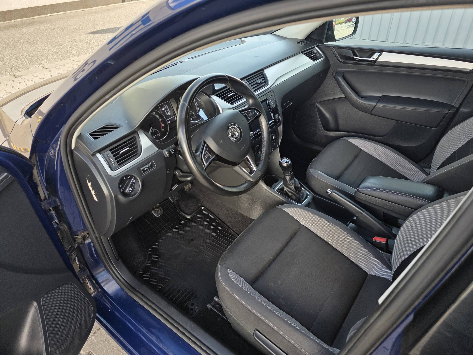 product-gallery-image