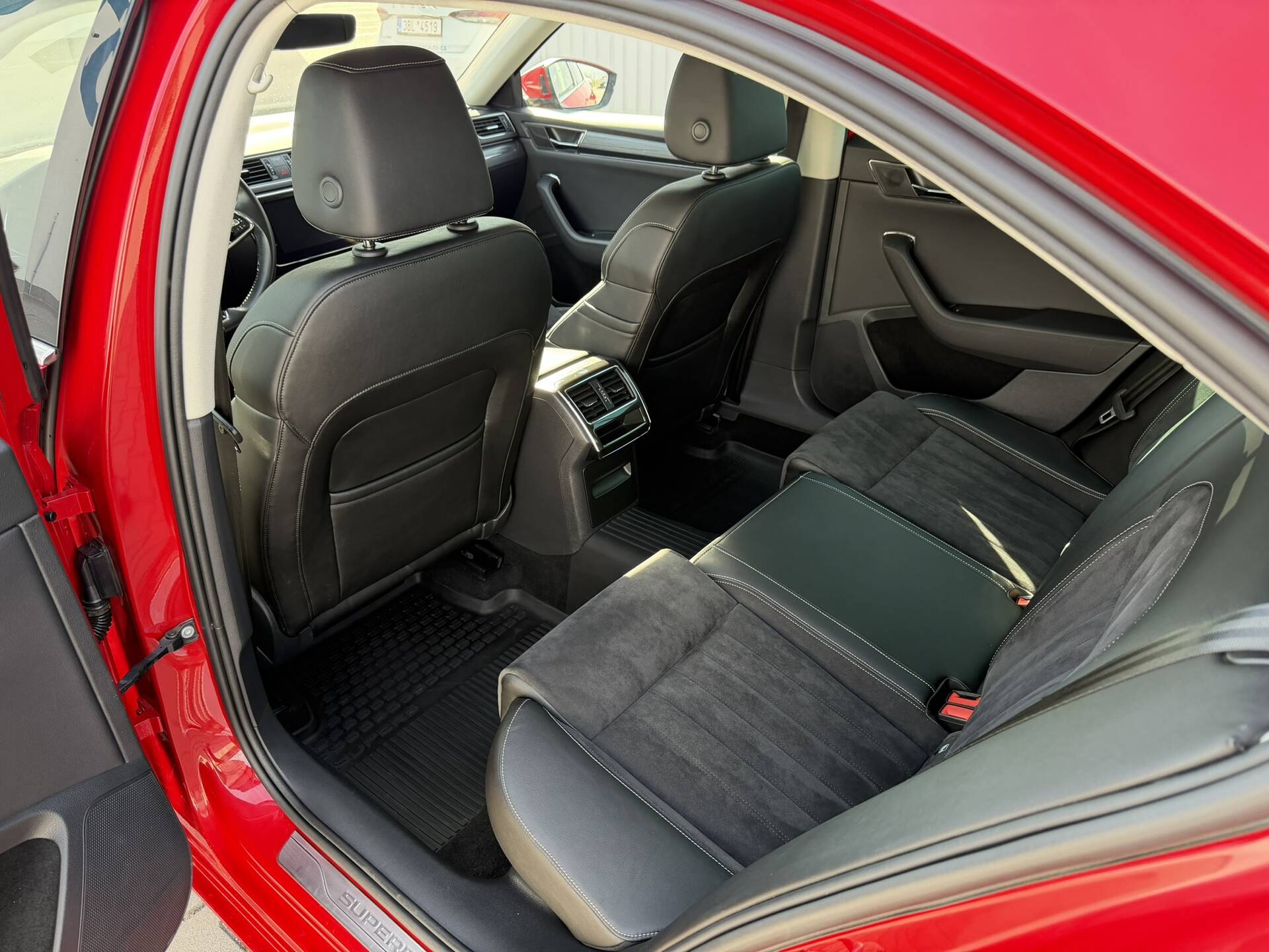 product-gallery-image