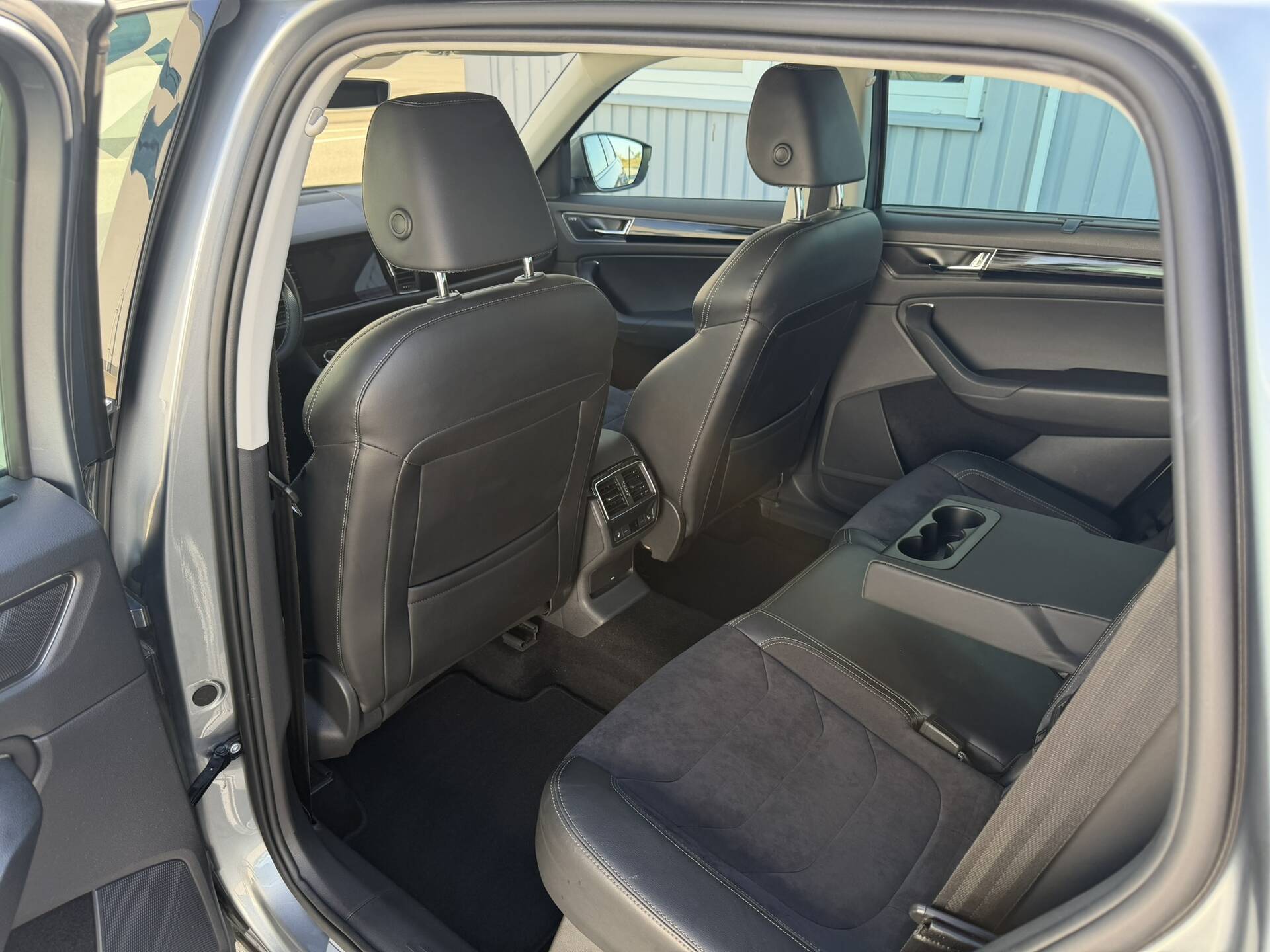 product-gallery-image